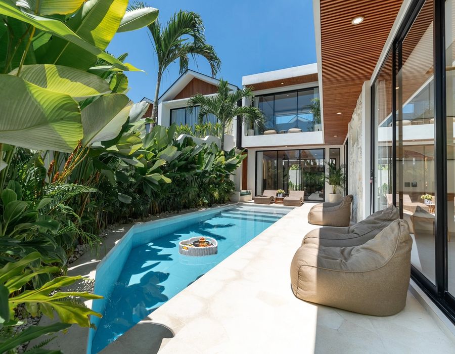 Elva villa exterior