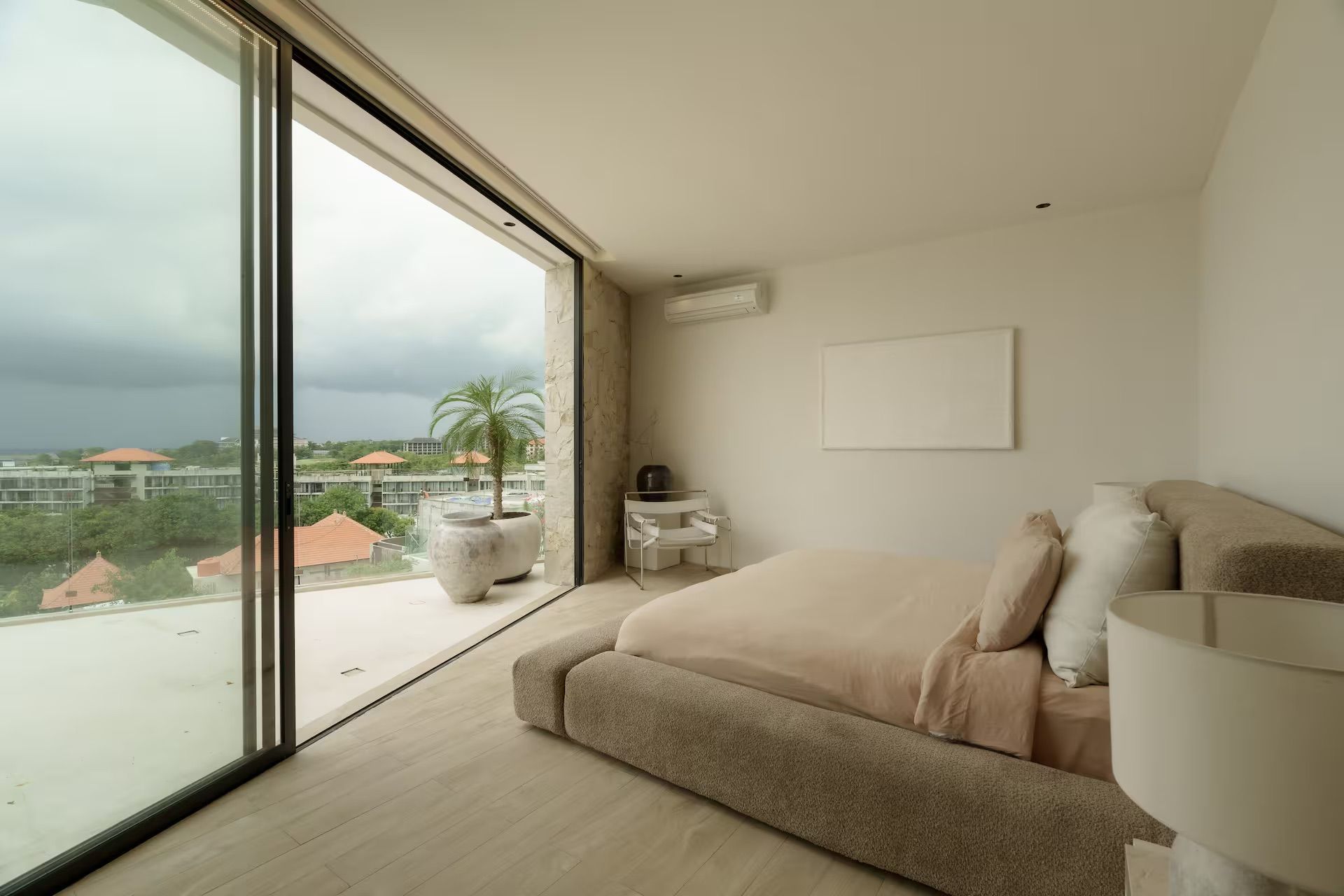 Bedrooms — photo 25