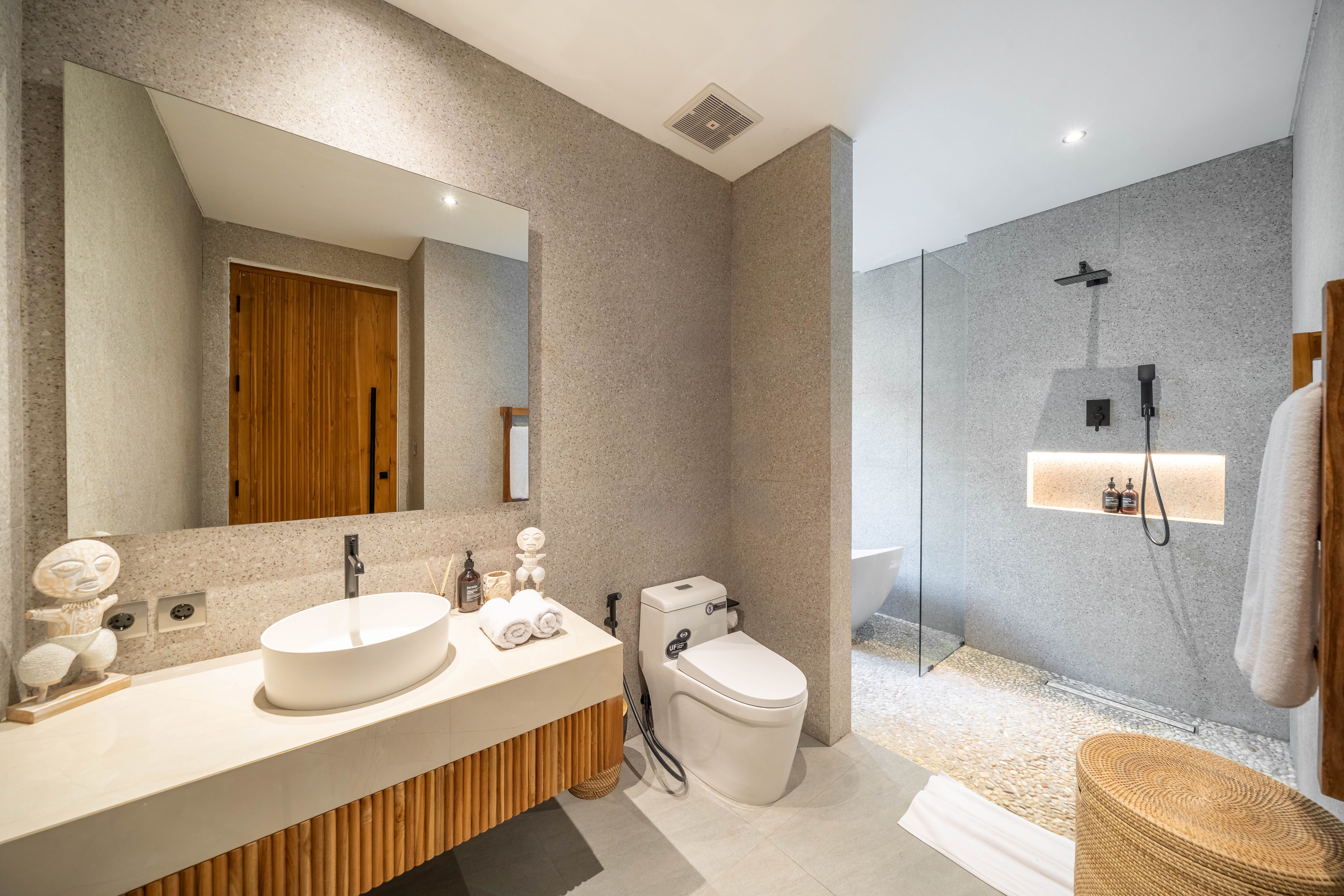 Bathrooms — photo 27