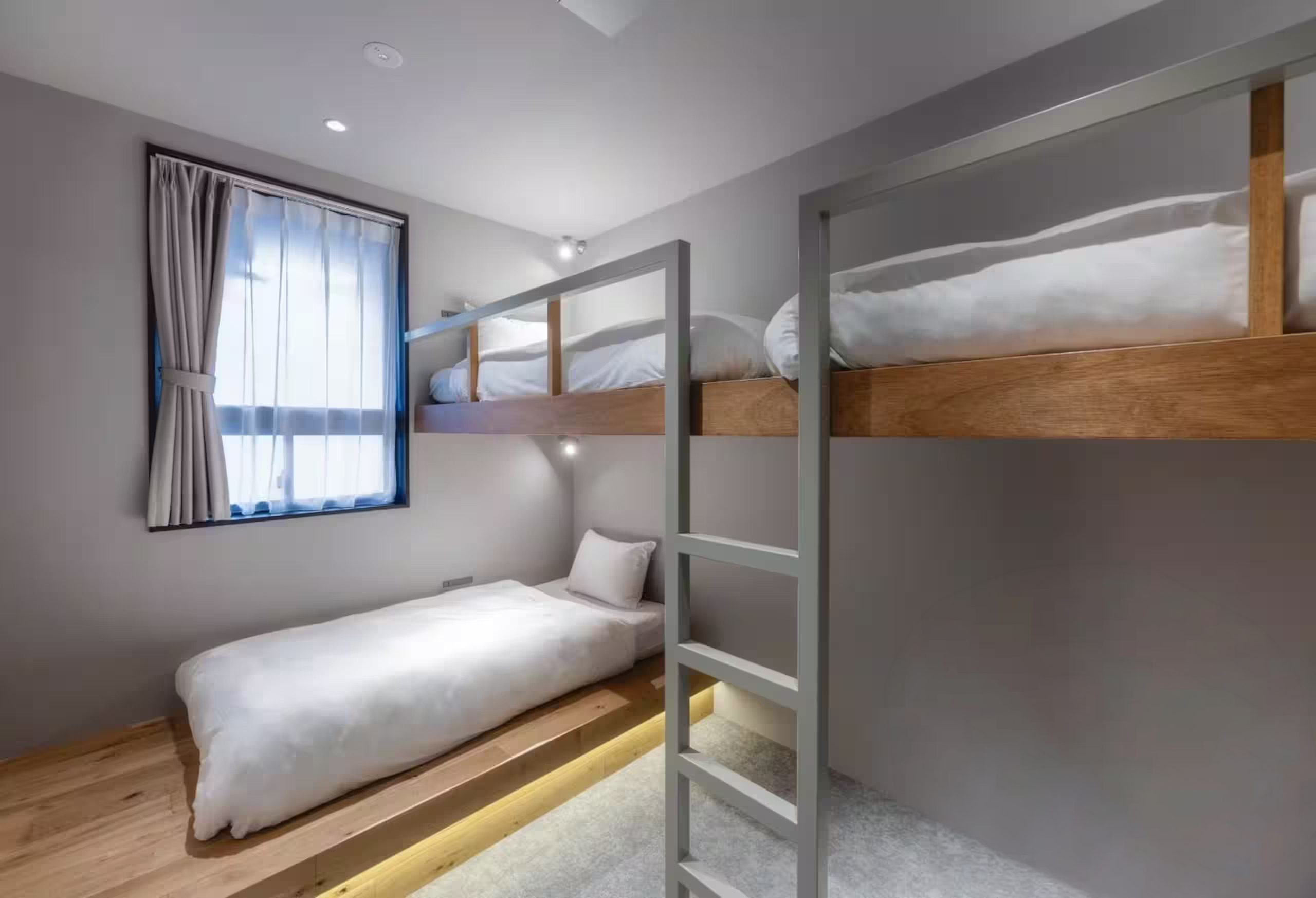 Bedrooms — photo 29