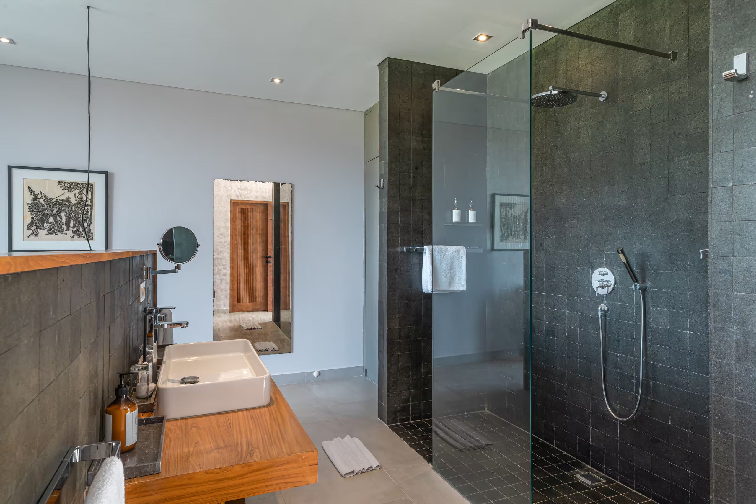 Bathrooms — photo 27