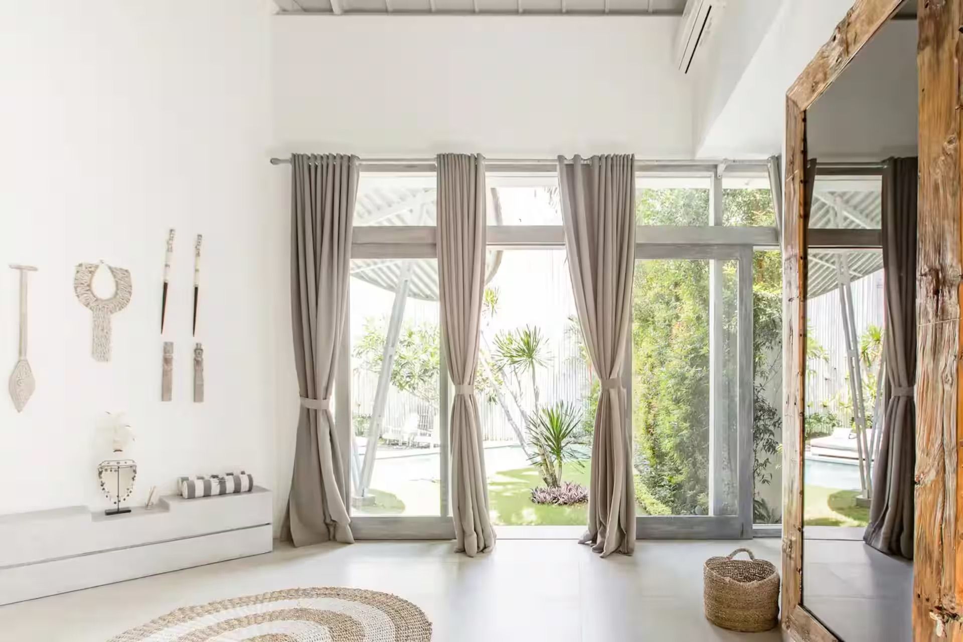 Bedrooms — photo 14