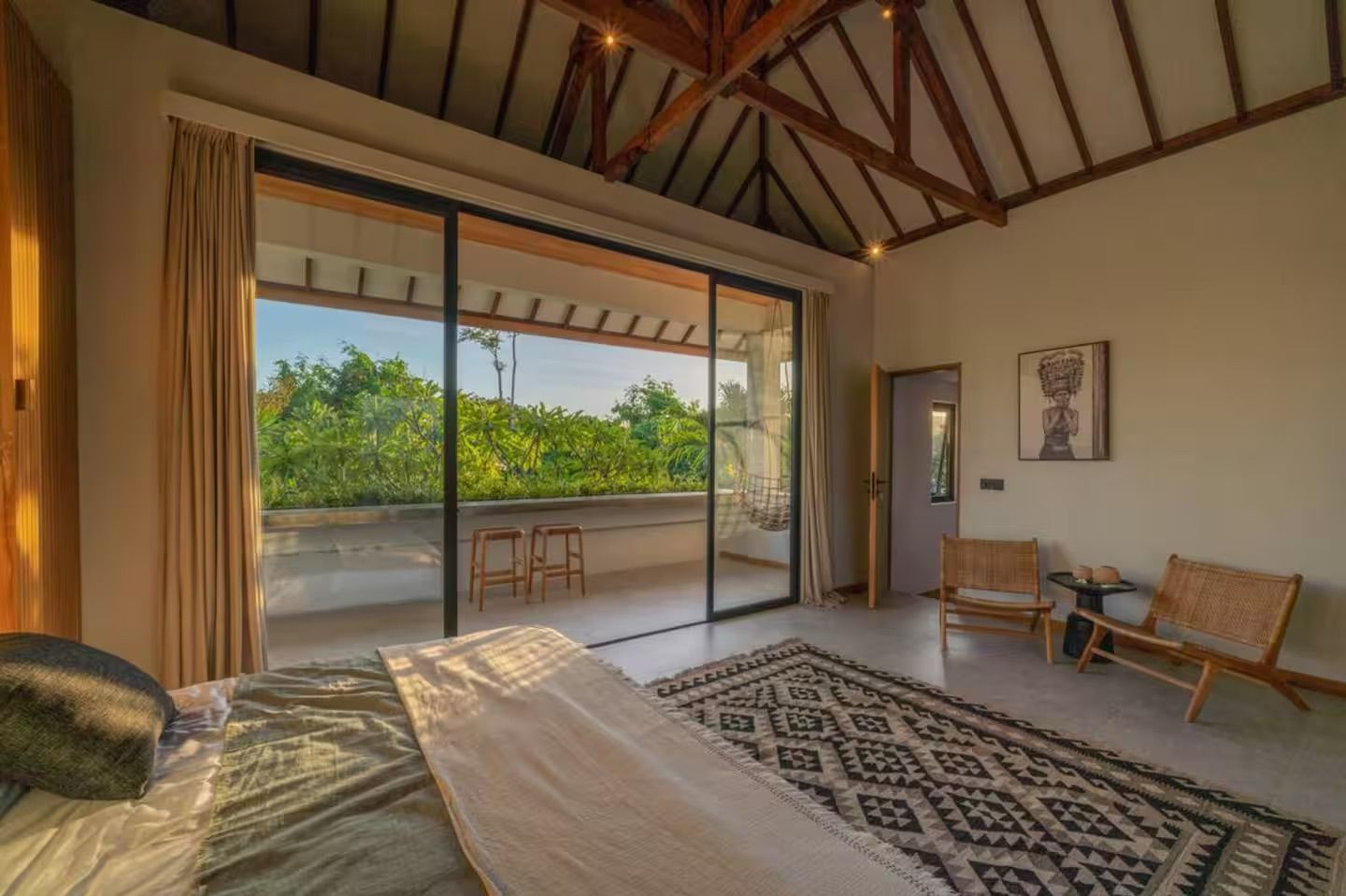 Bedrooms — photo 33