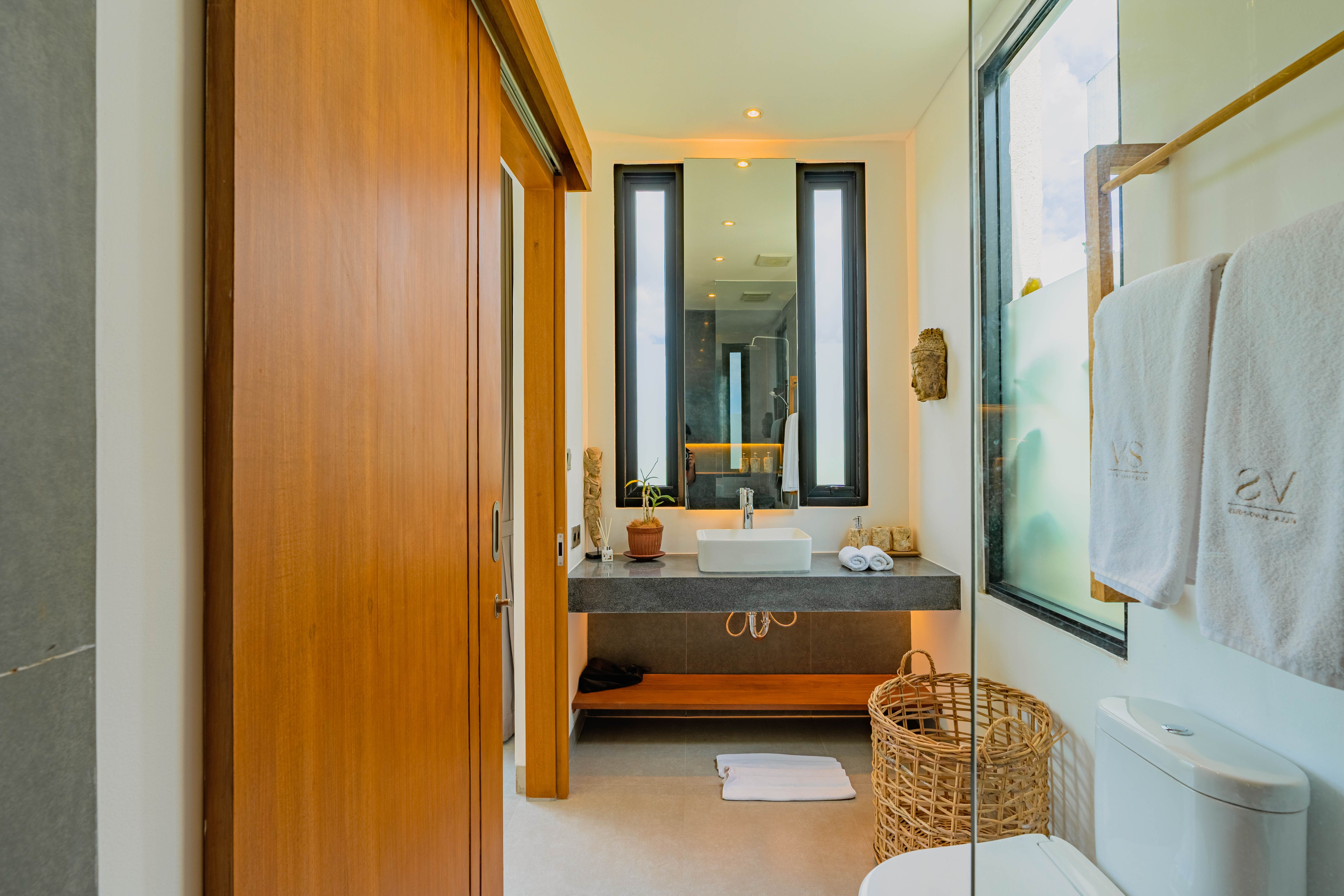 Bathrooms — photo 32