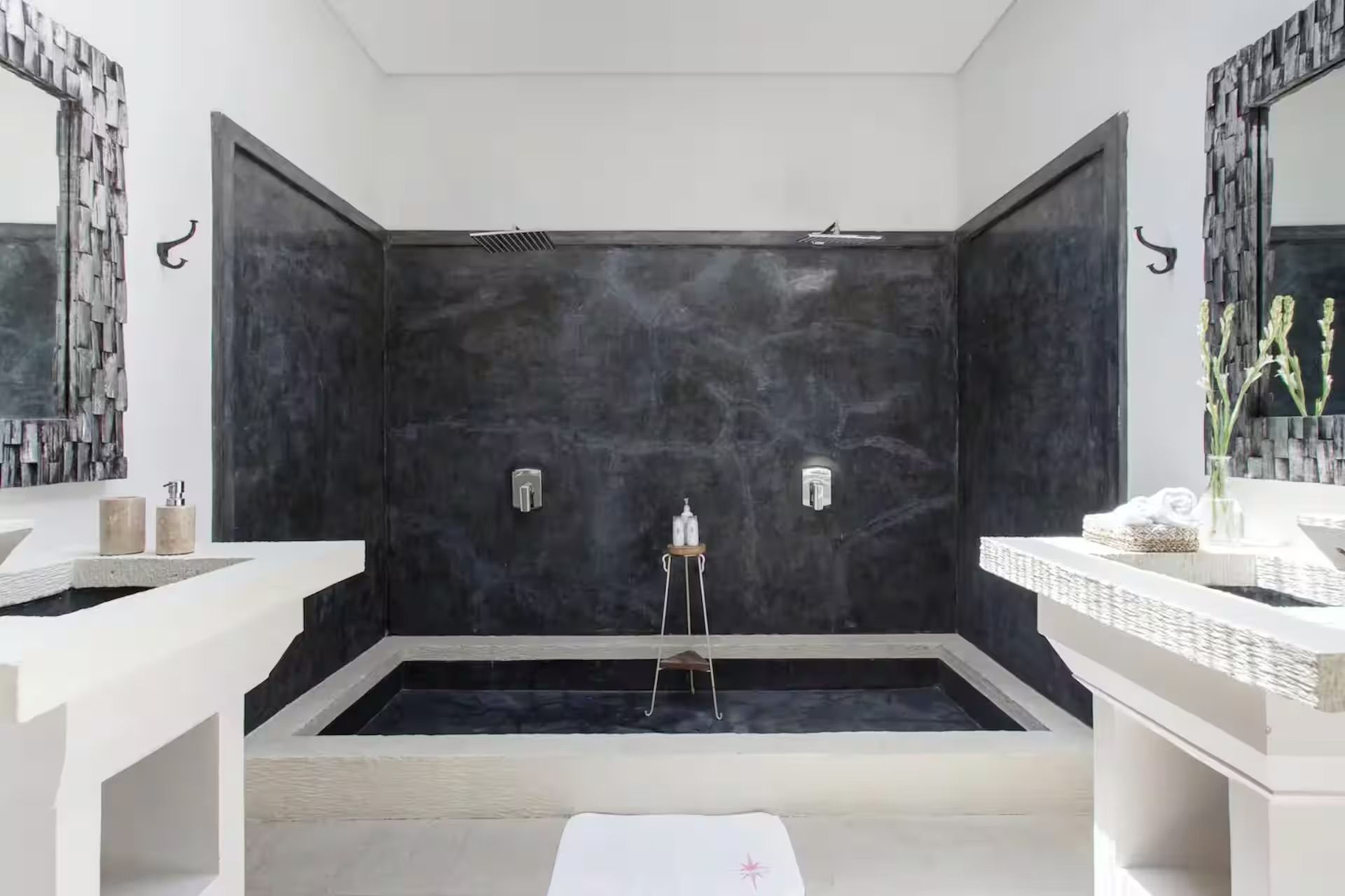 Bathrooms — photo 23