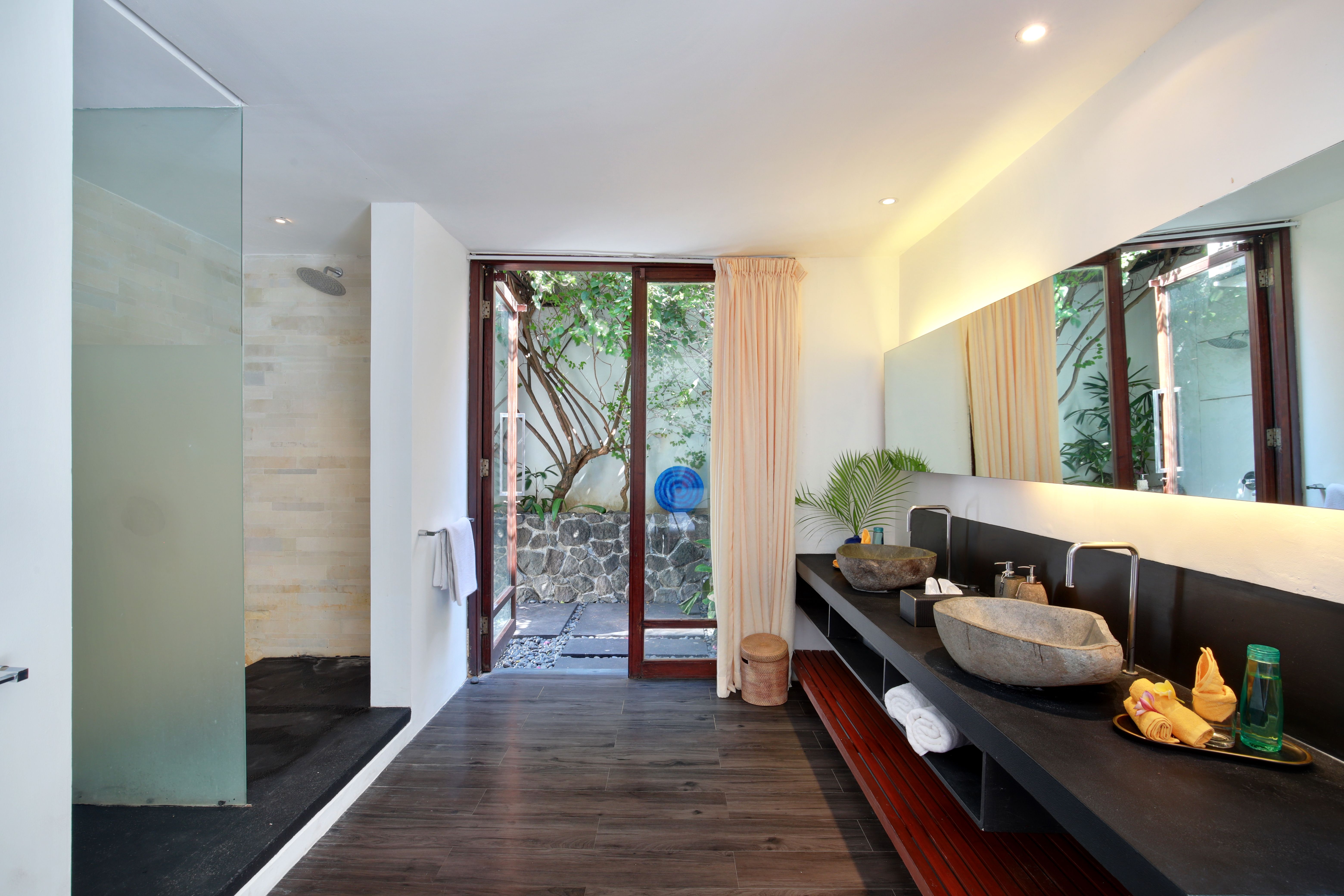 Bathrooms — photo 36