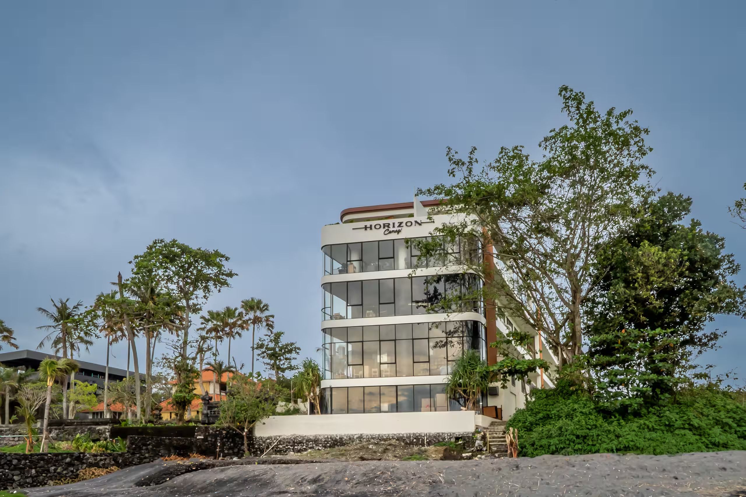 Exterior — photo 3