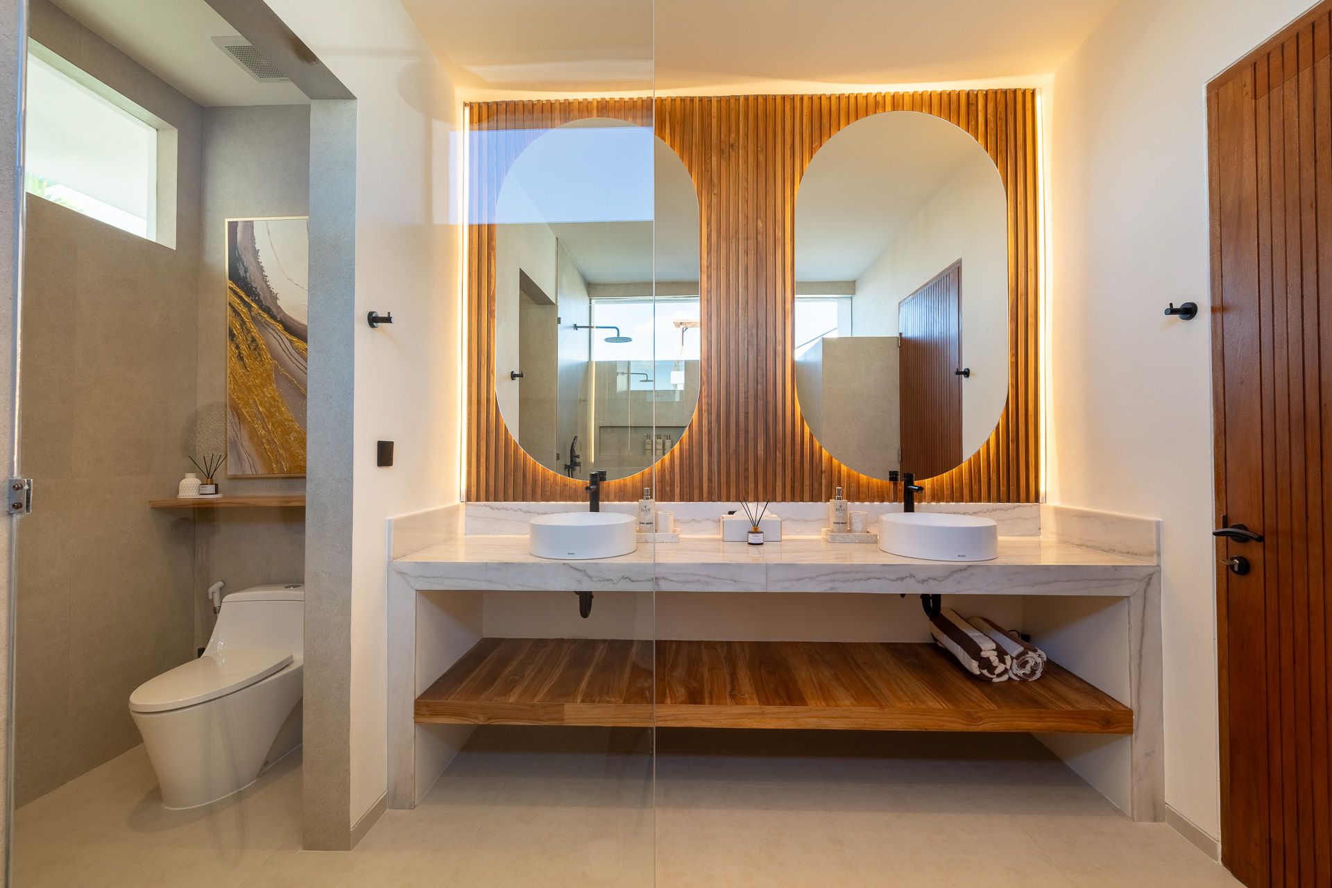 Bathrooms — photo 33