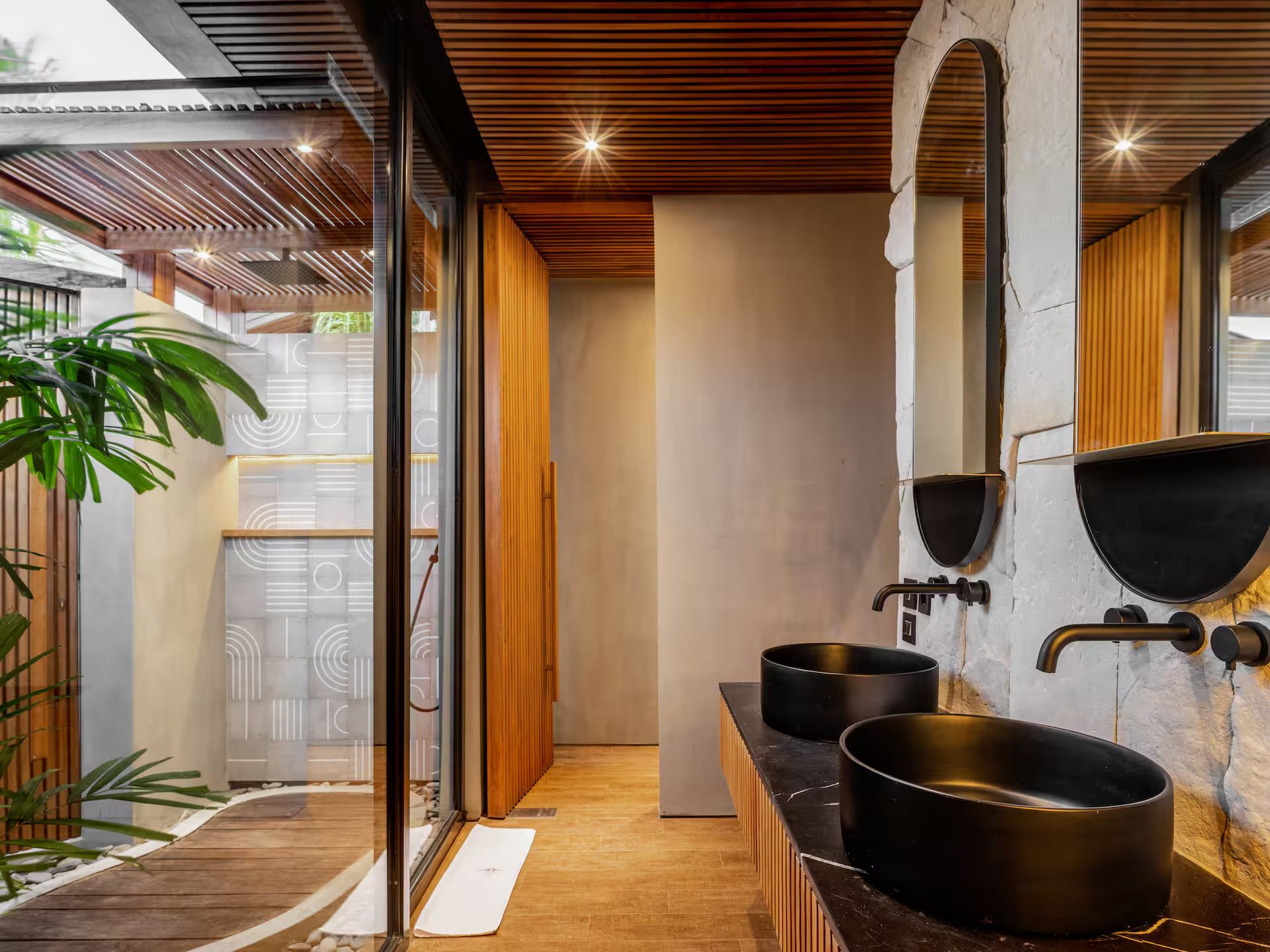 Bathrooms — photo 22