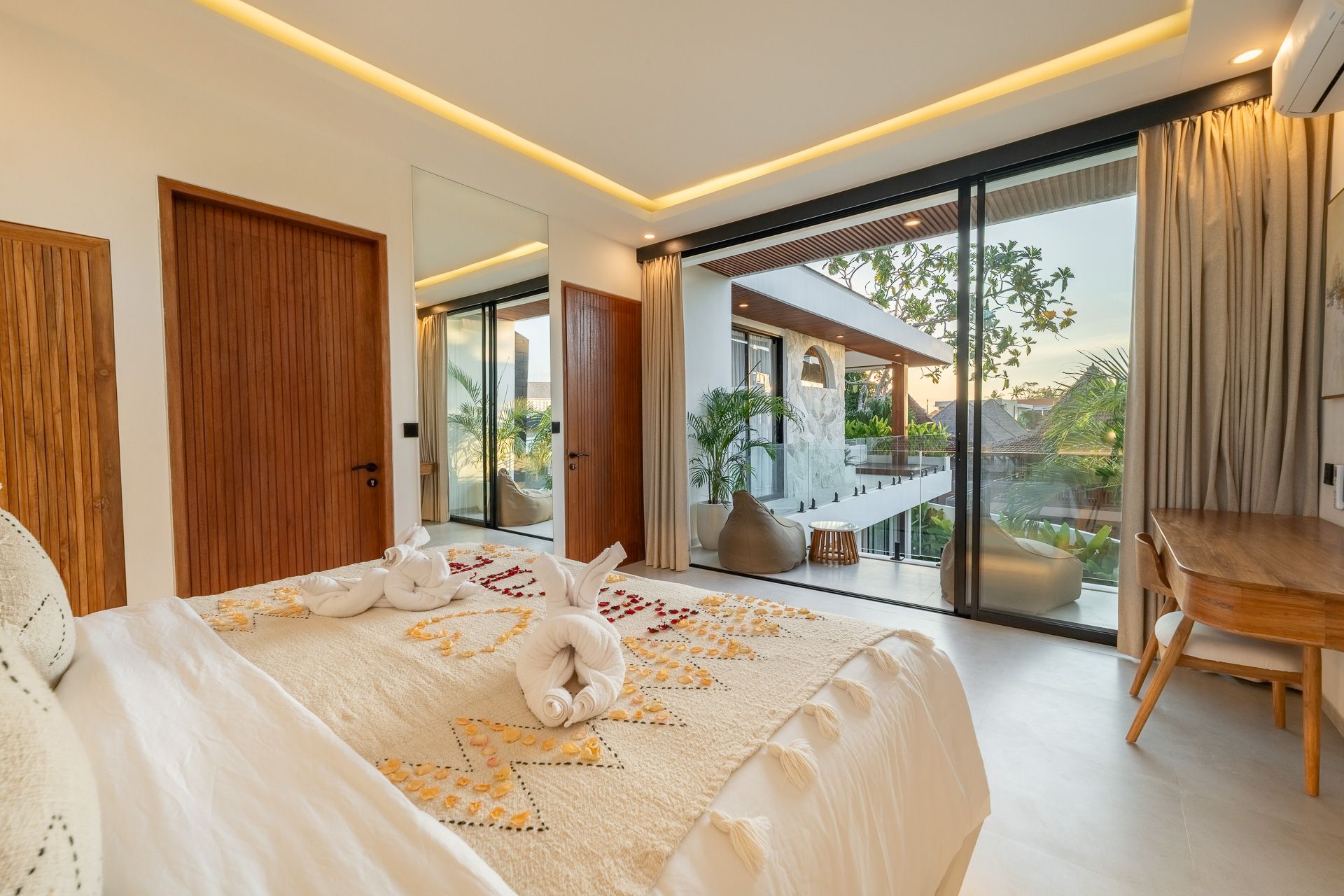 Bedrooms — photo 32