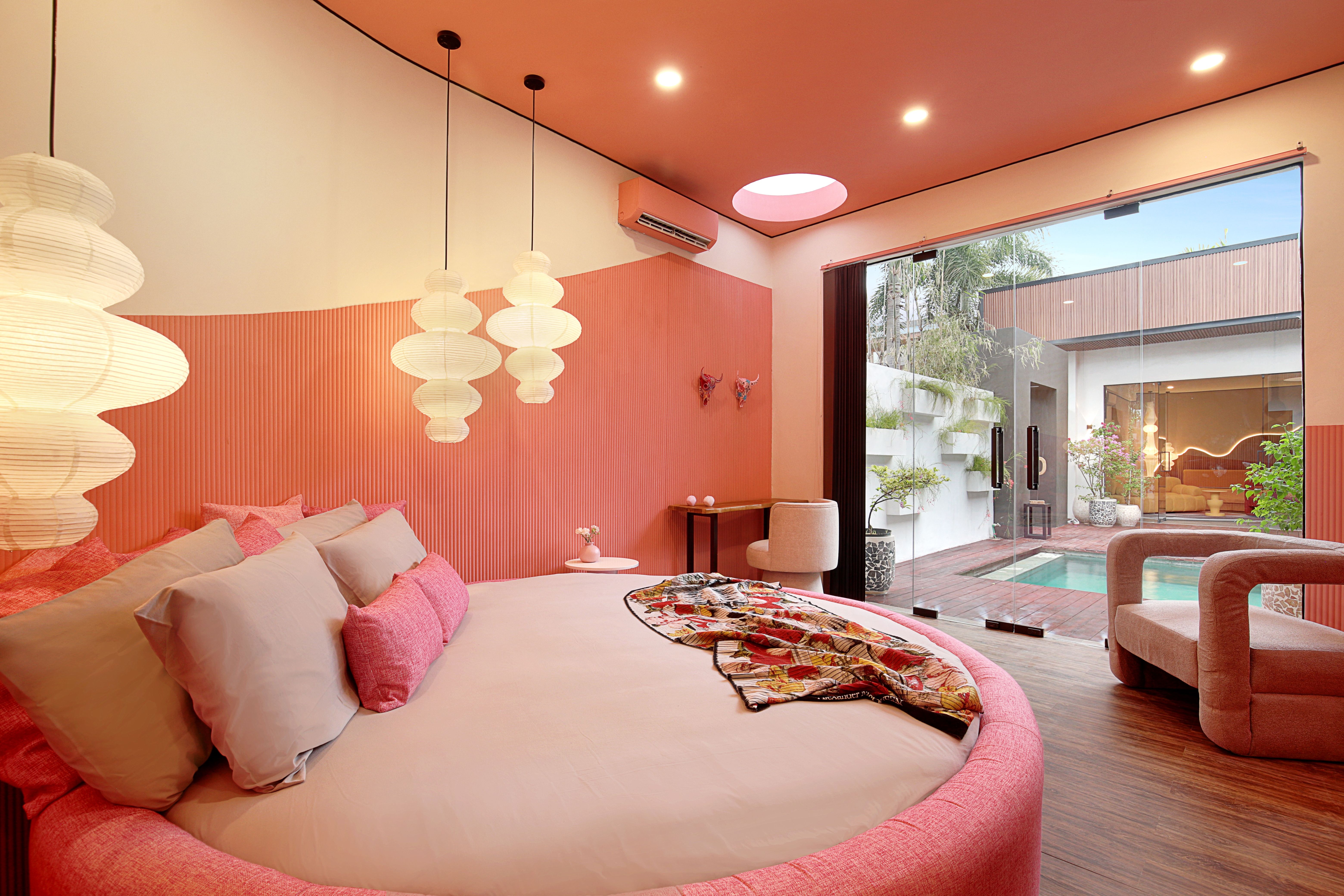 Bedrooms — photo 12