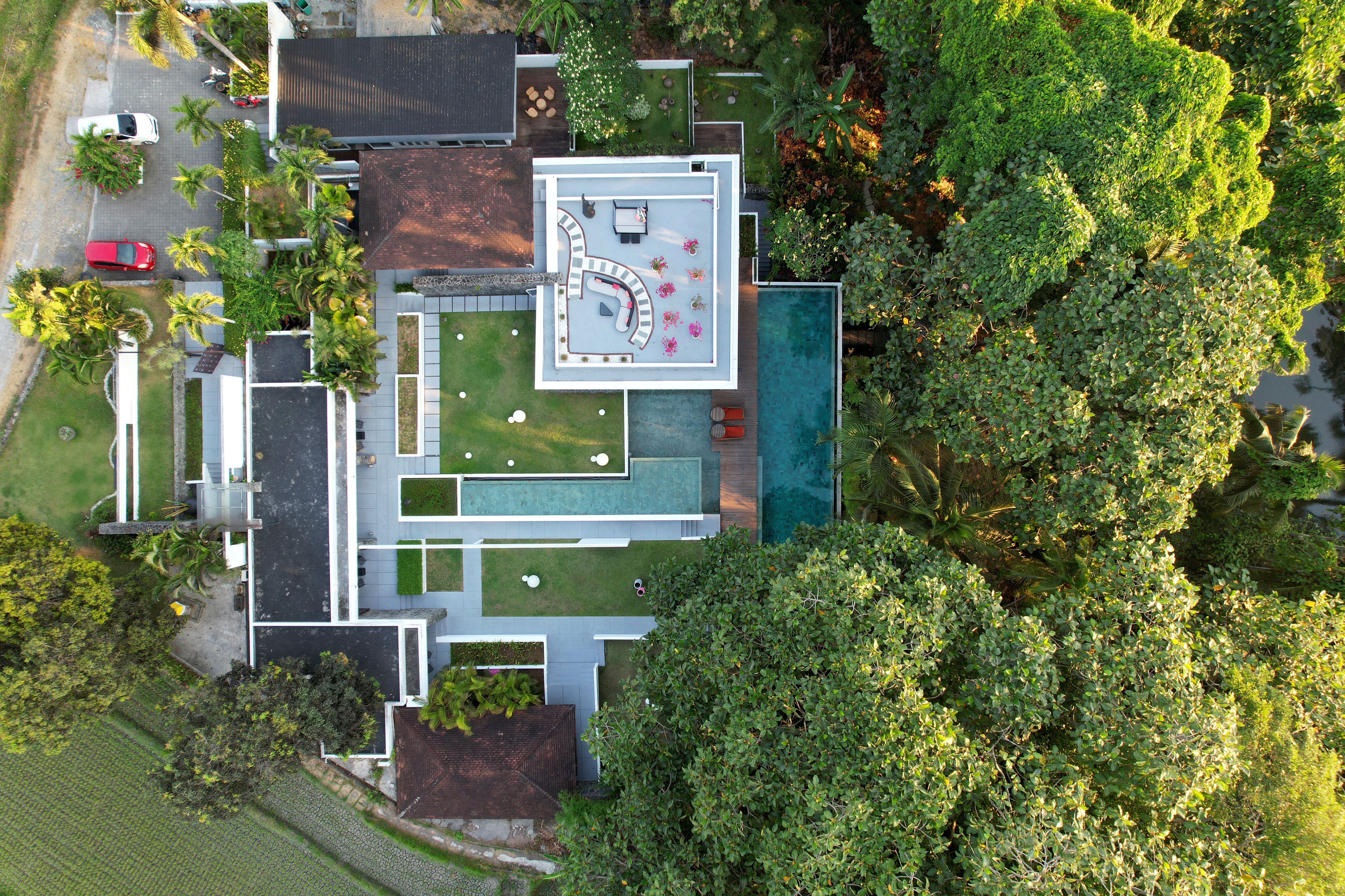 Exterior — photo 3