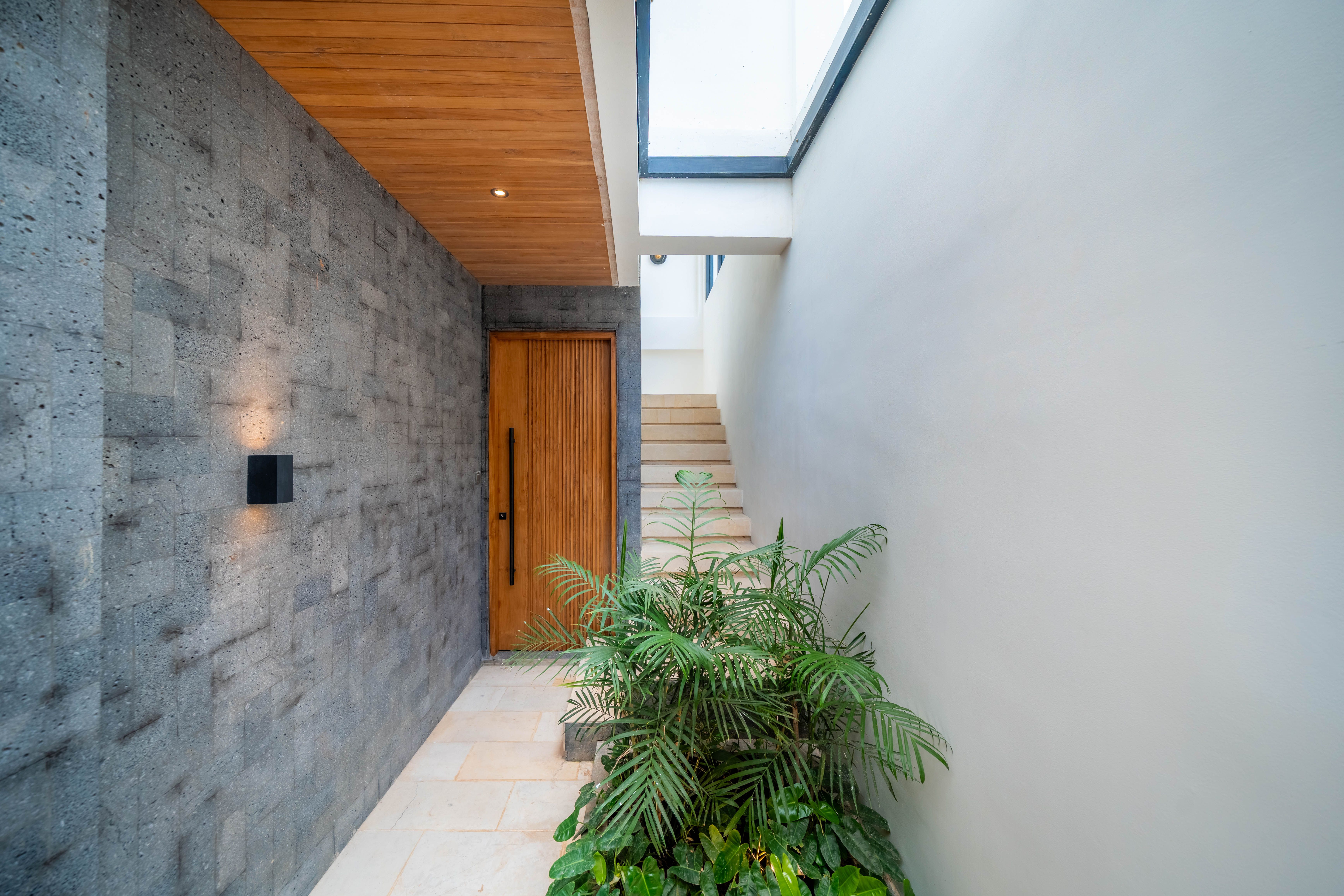 Exterior — photo 8