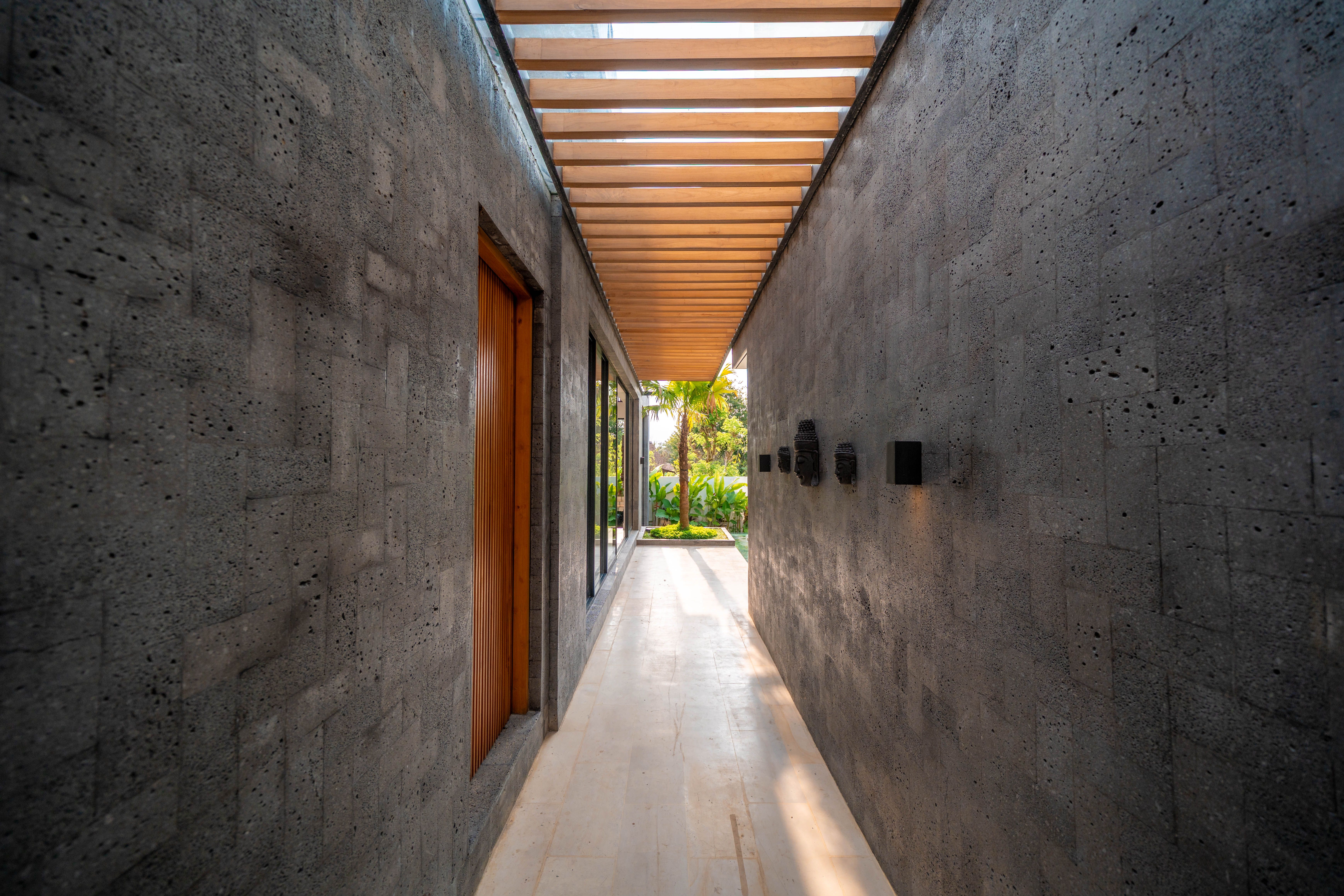 Exterior — photo 6
