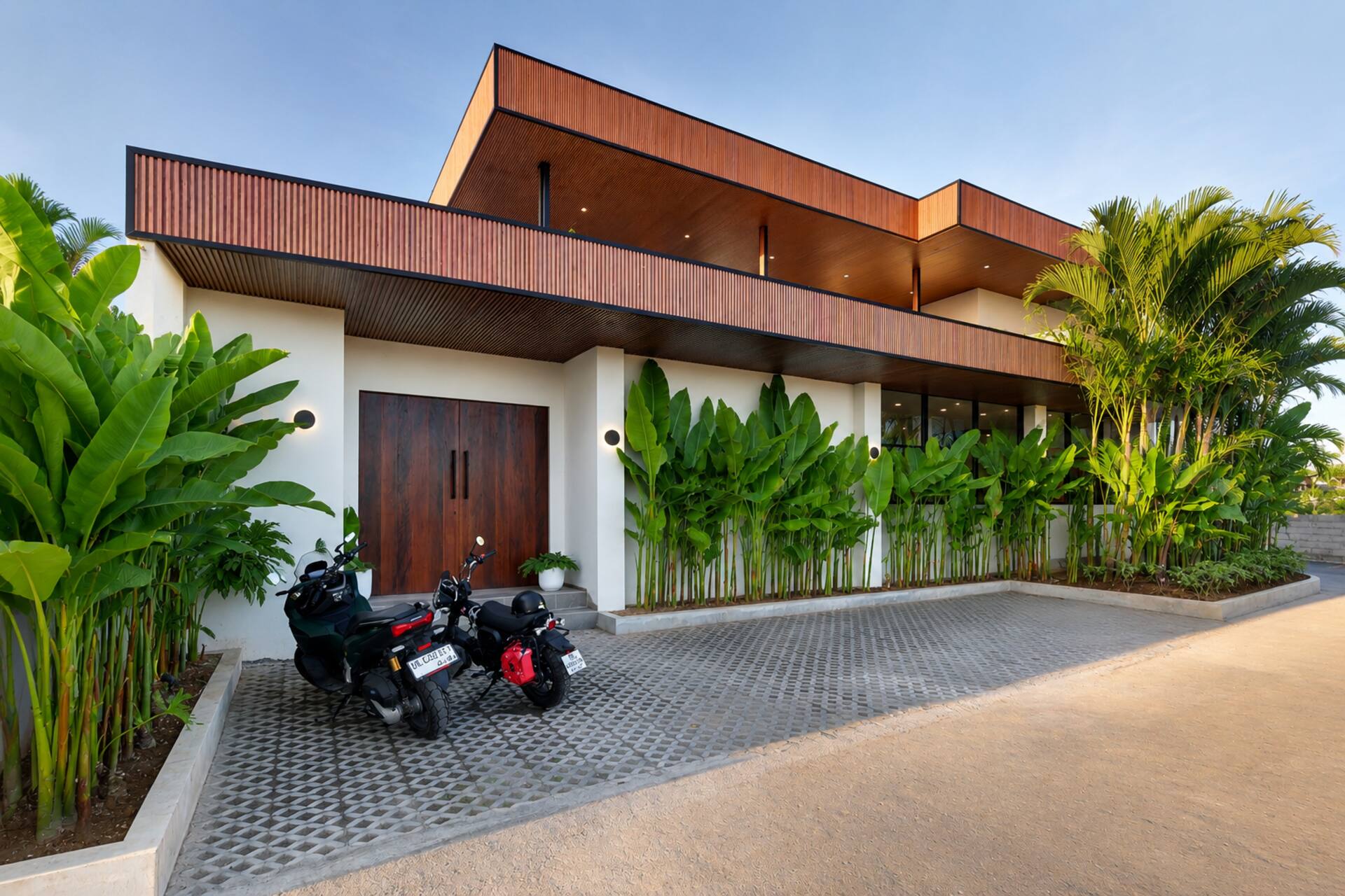 Exterior — photo 9