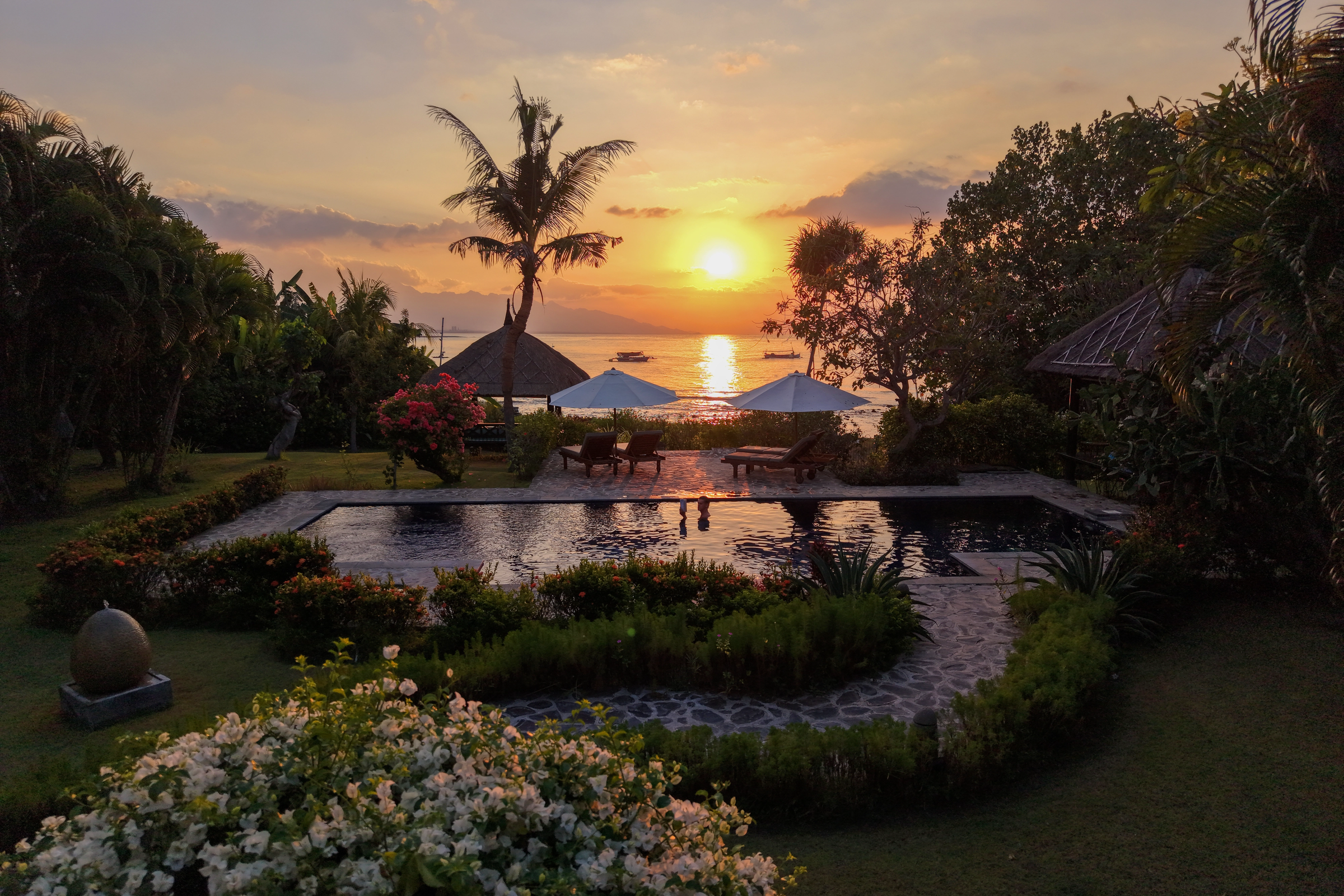 Kundalini Beach House Ayu hero