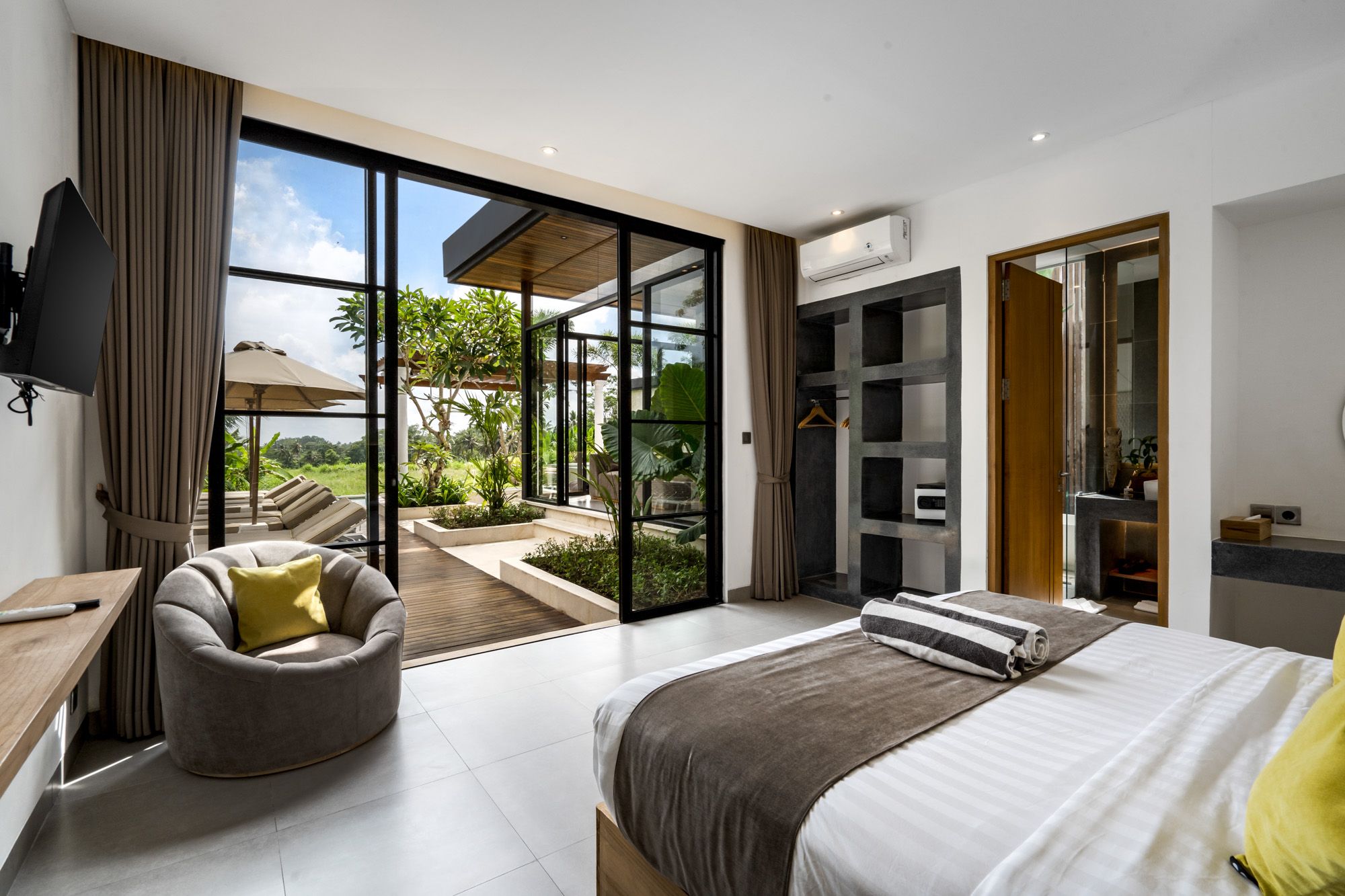 Bedrooms — photo 20