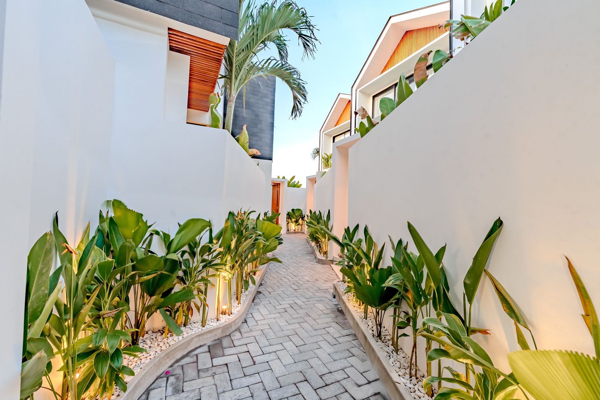 Exterior — photo 9