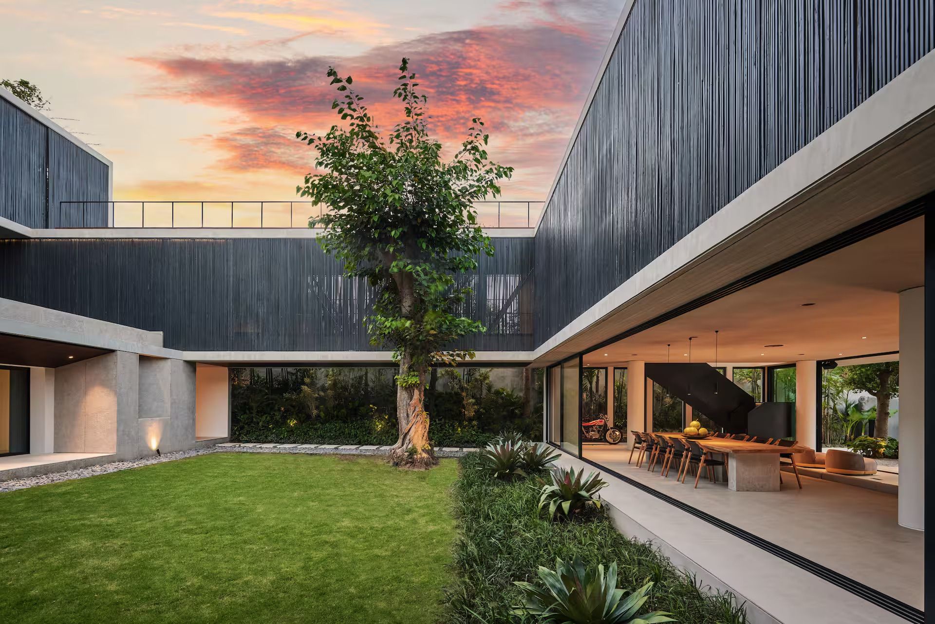 House SJ exterior