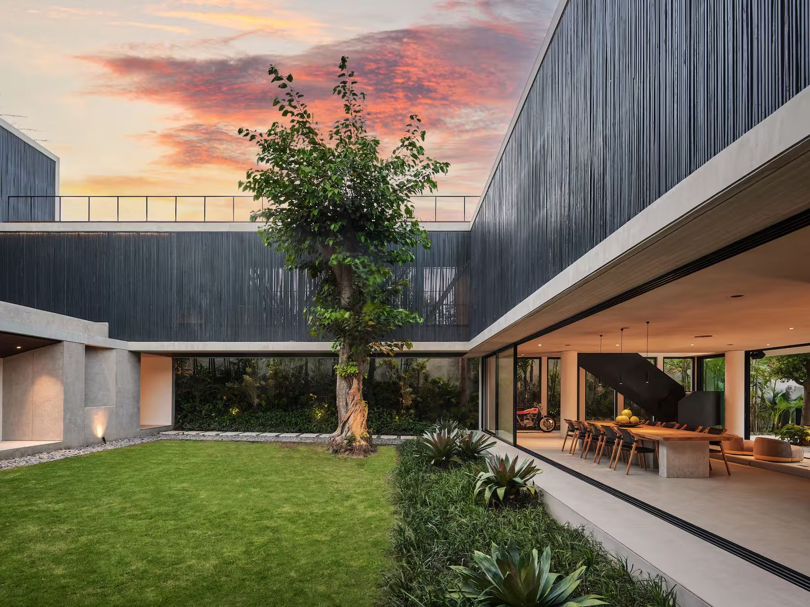 House SJ exterior