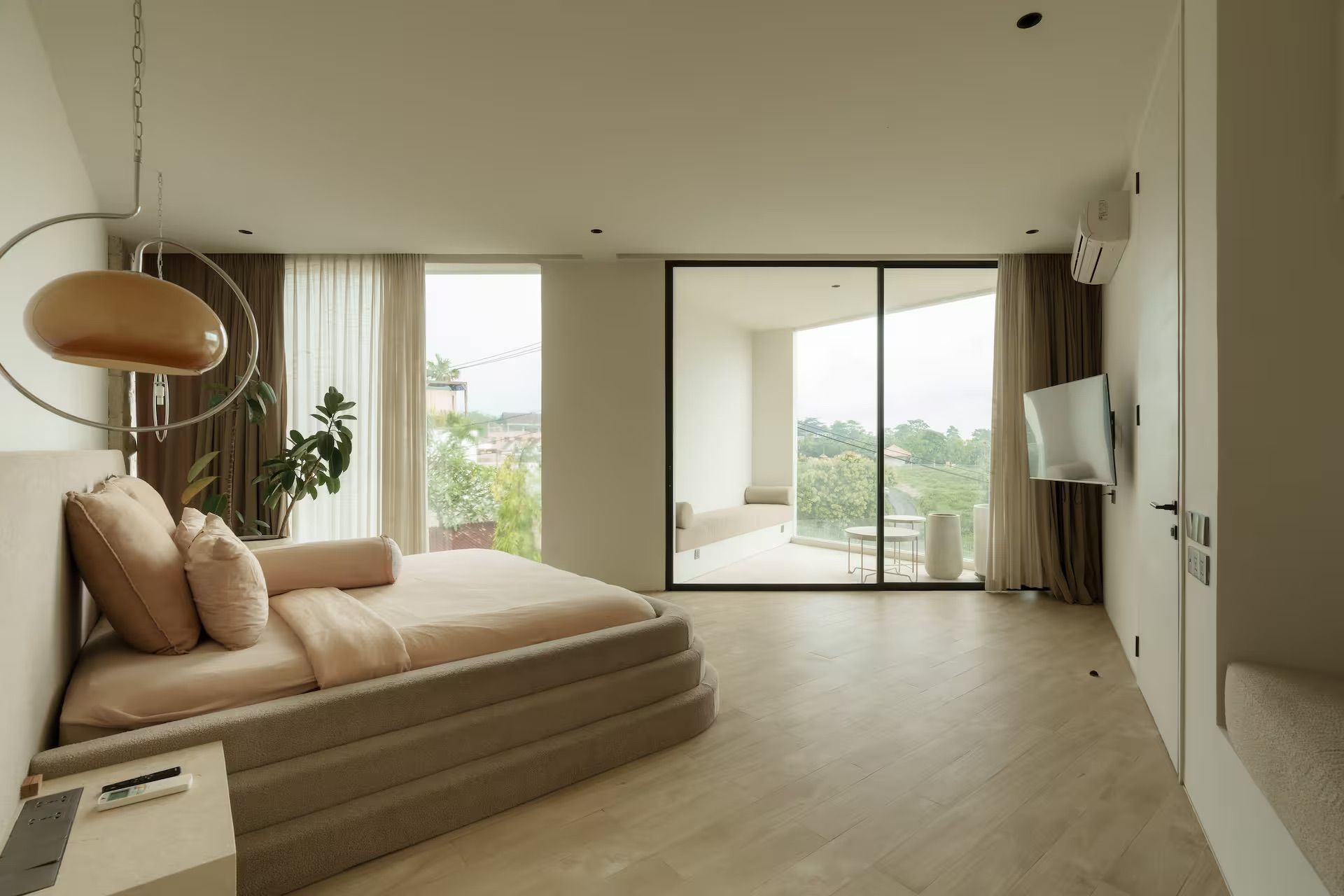 Bedrooms — photo 24