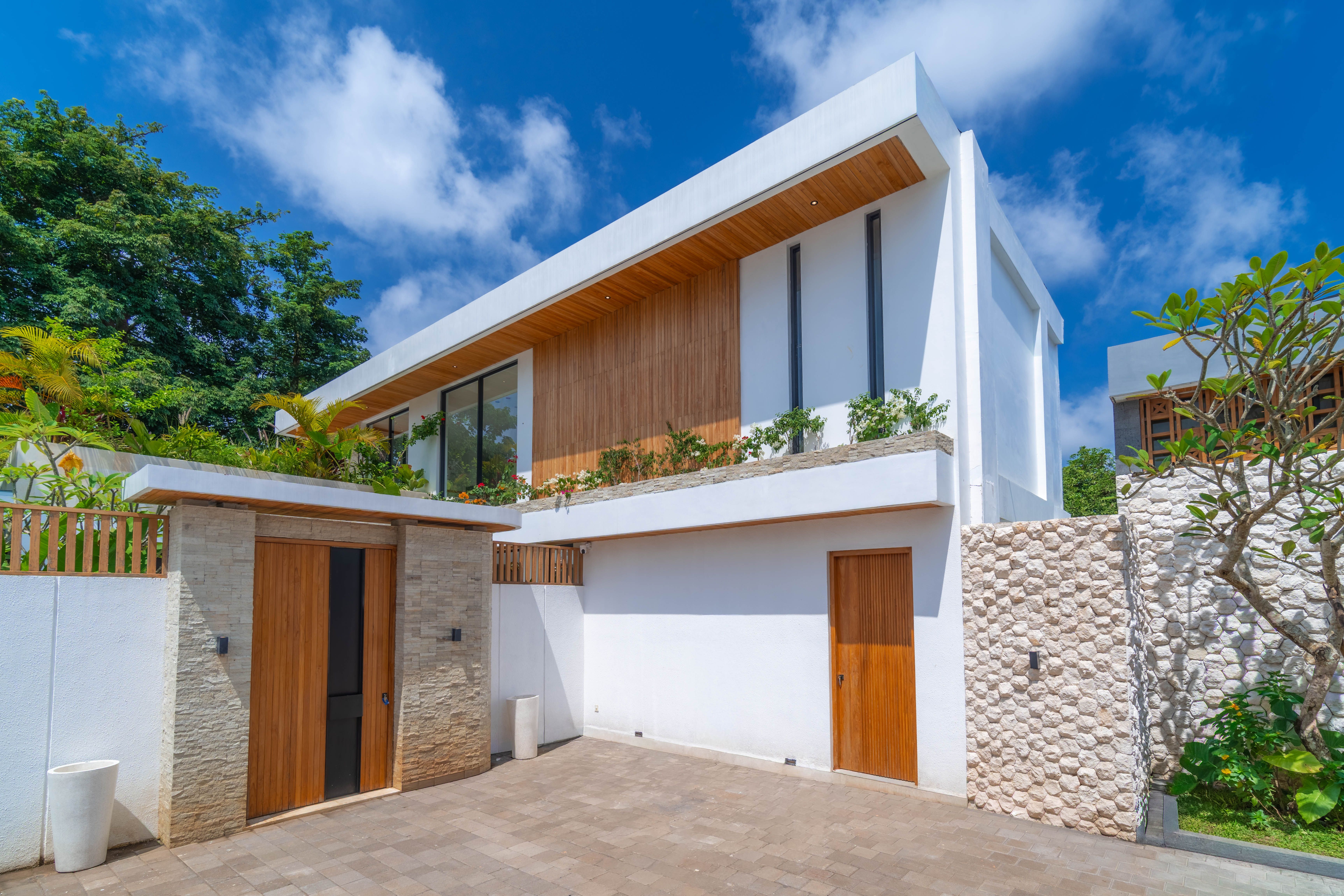Exterior — photo 4