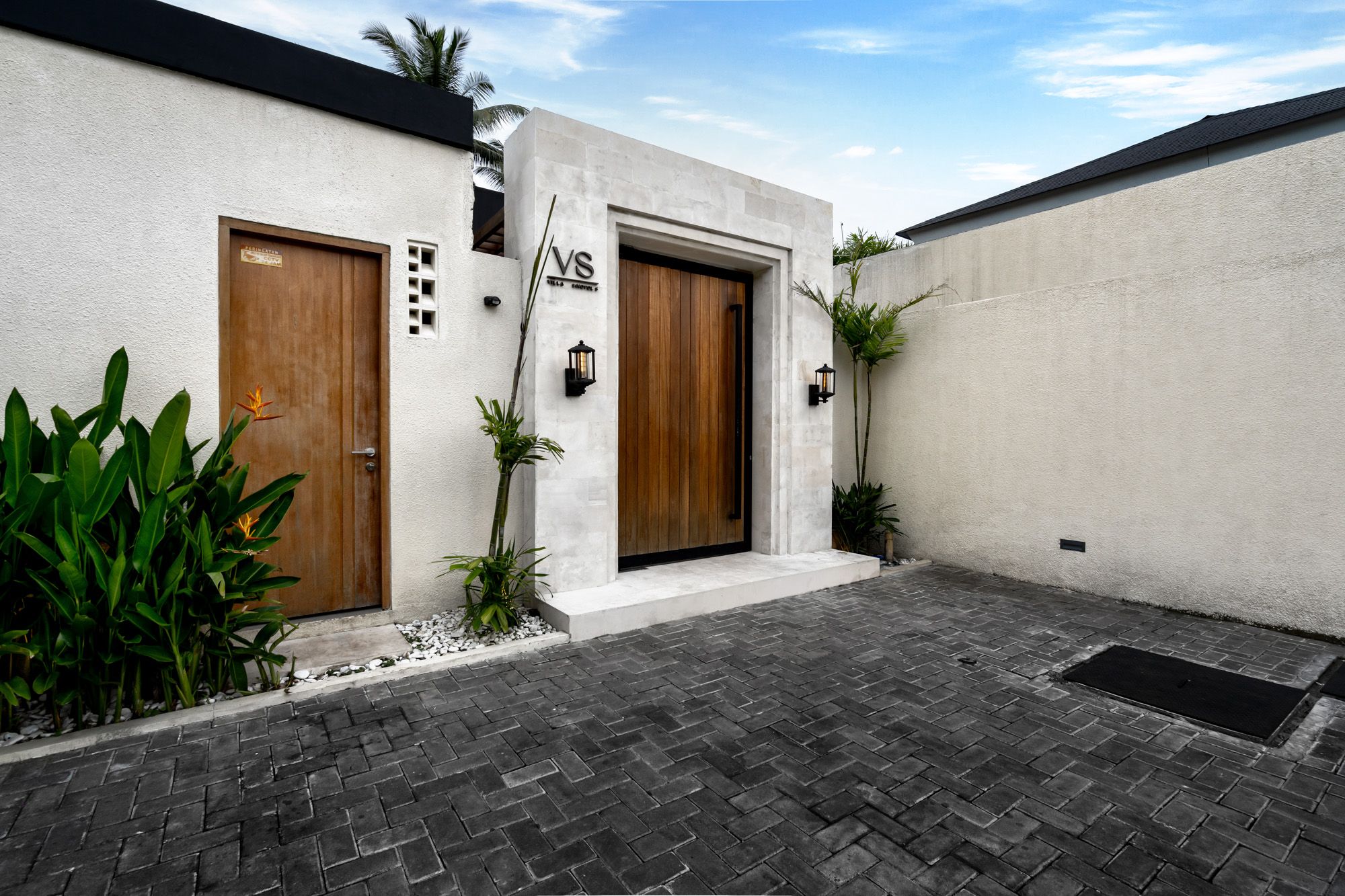 Exterior — photo 14