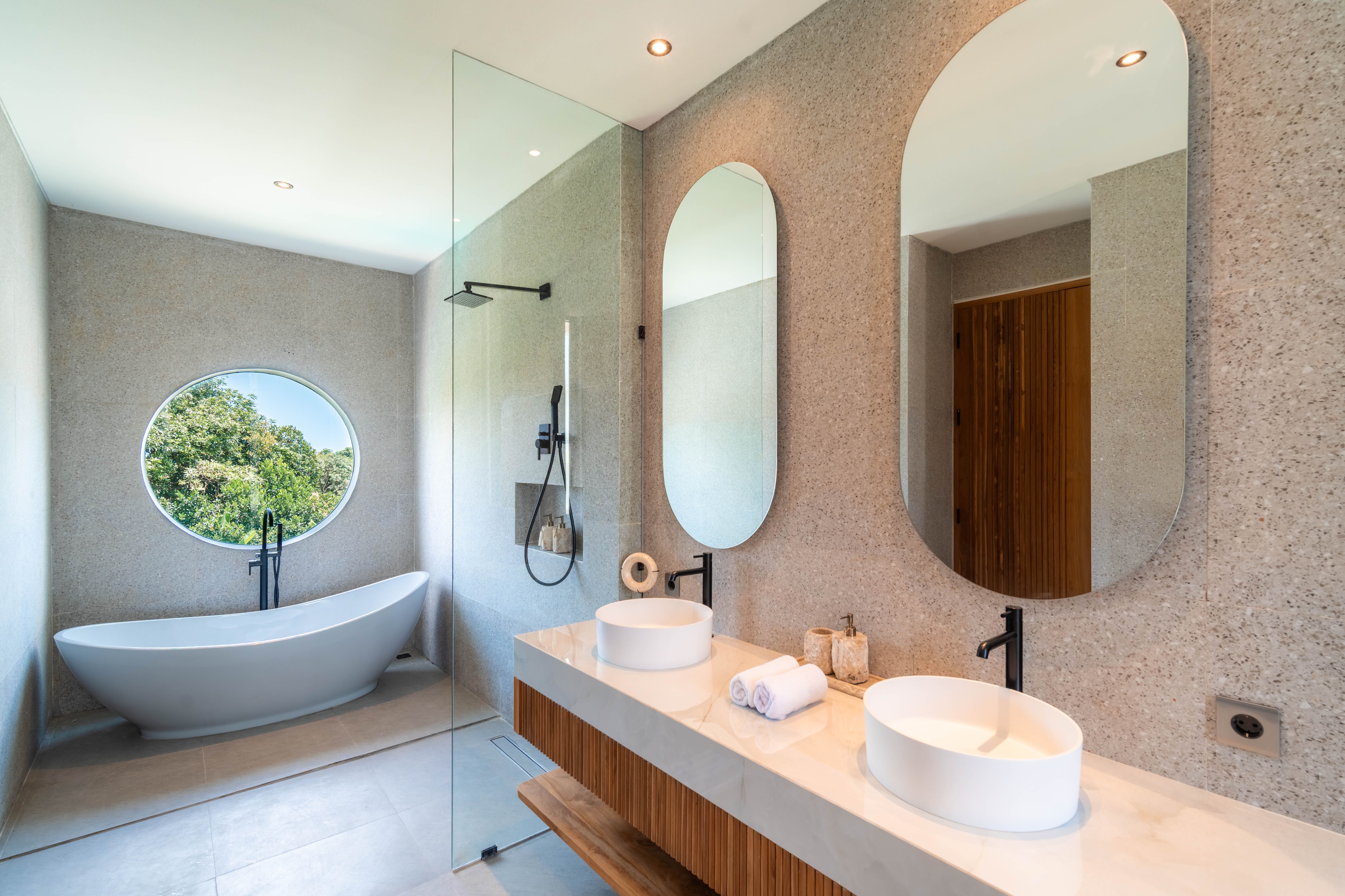 Bathrooms — photo 27