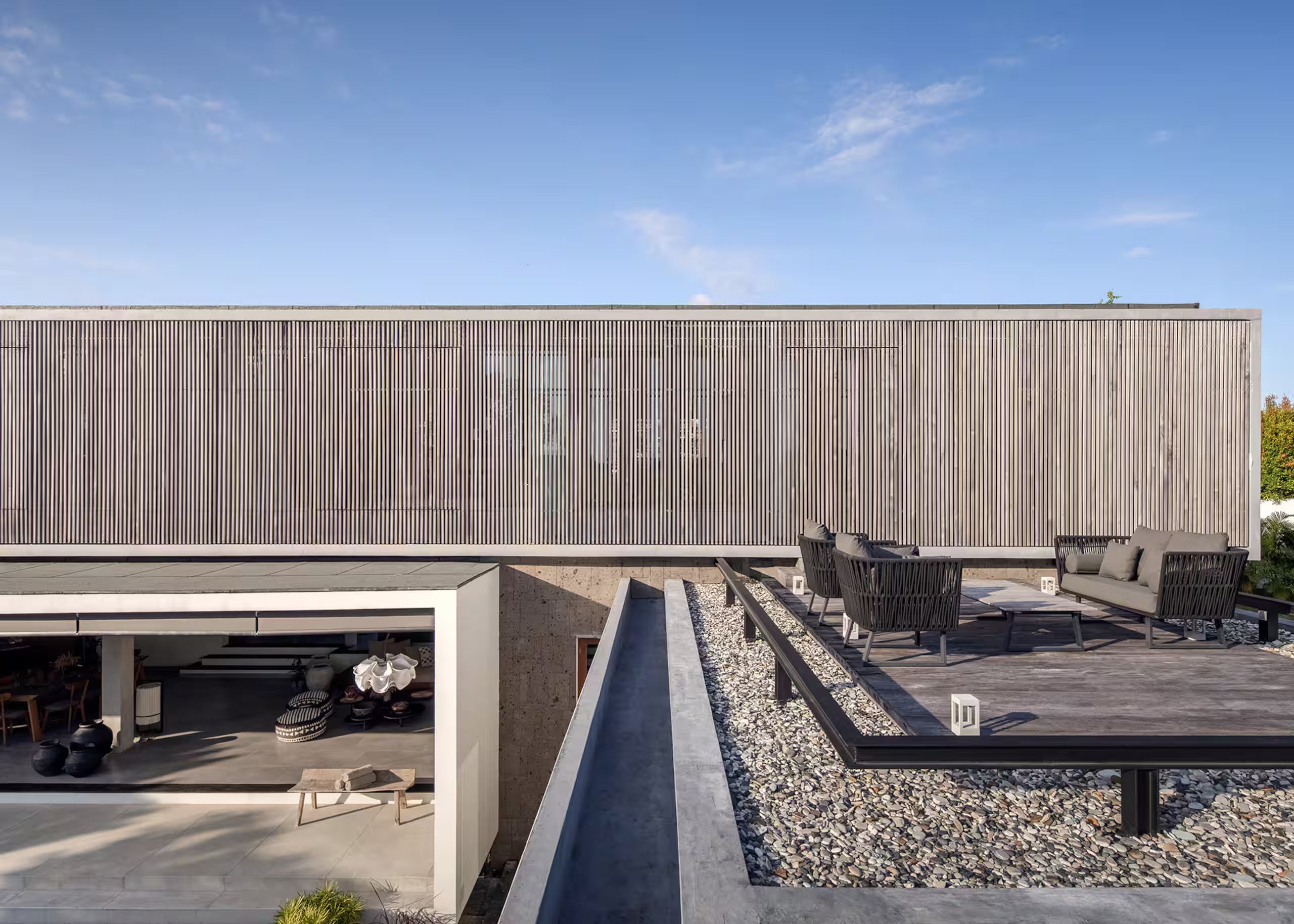 Exterior — photo 11