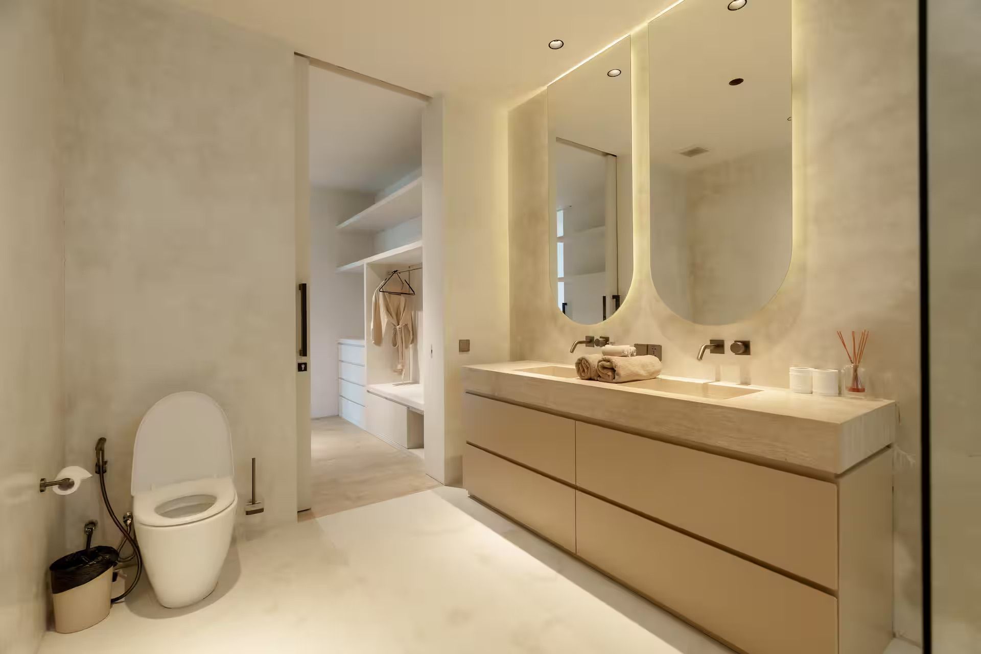 Bathrooms — photo 33