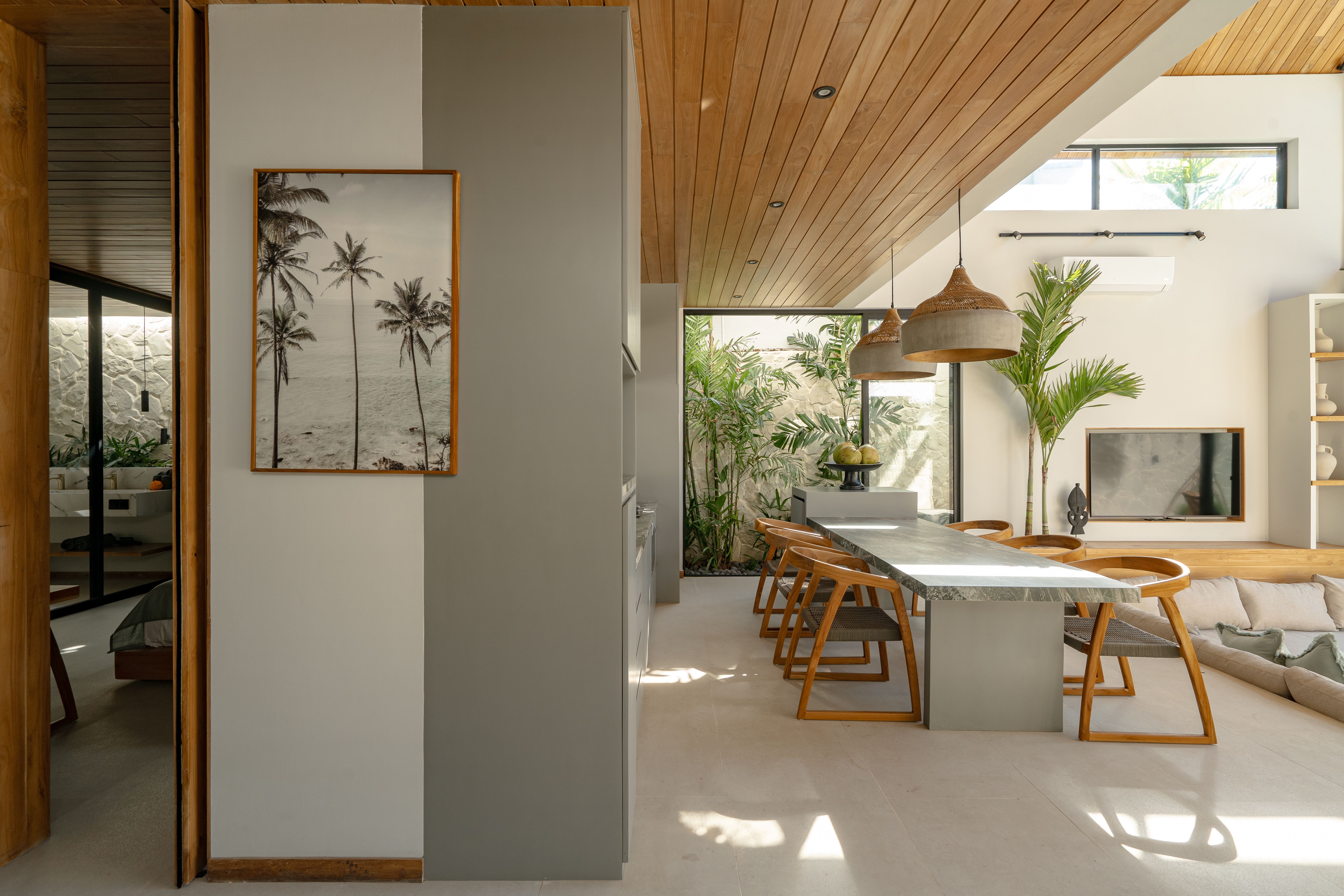 Living & Dining areas — photo 33