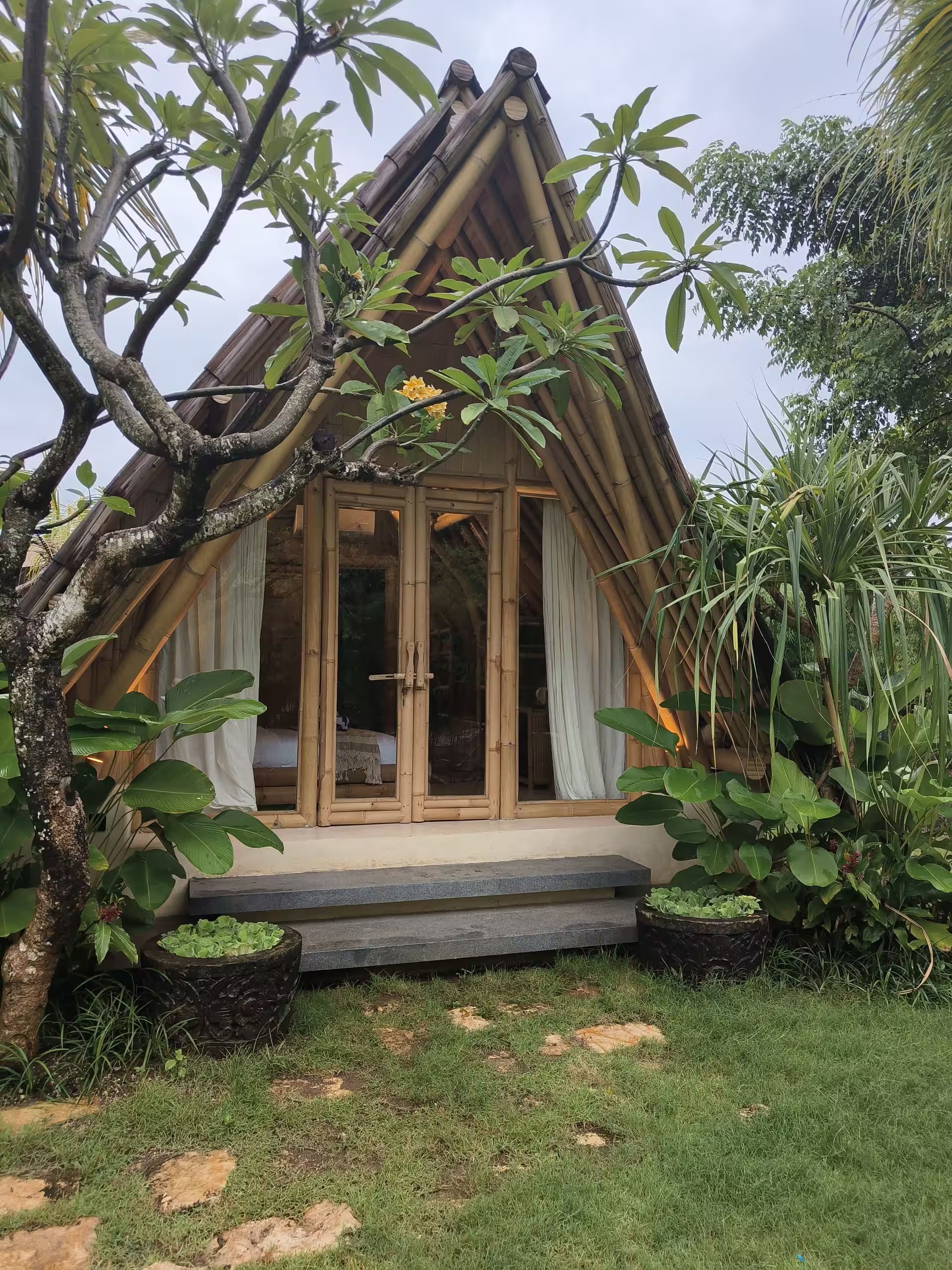 Exterior — photo 6