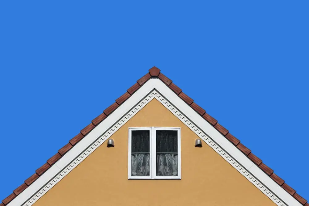 หลังคาทรงจั่วของบ้านพักอาศัย