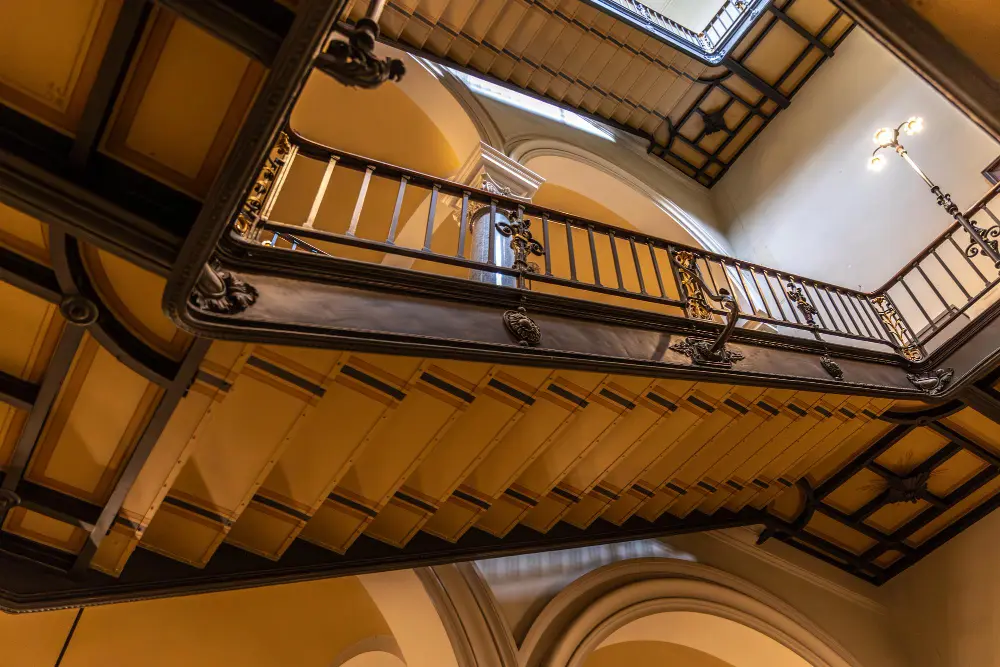 แบบบันไดบ้านคลาสสิก