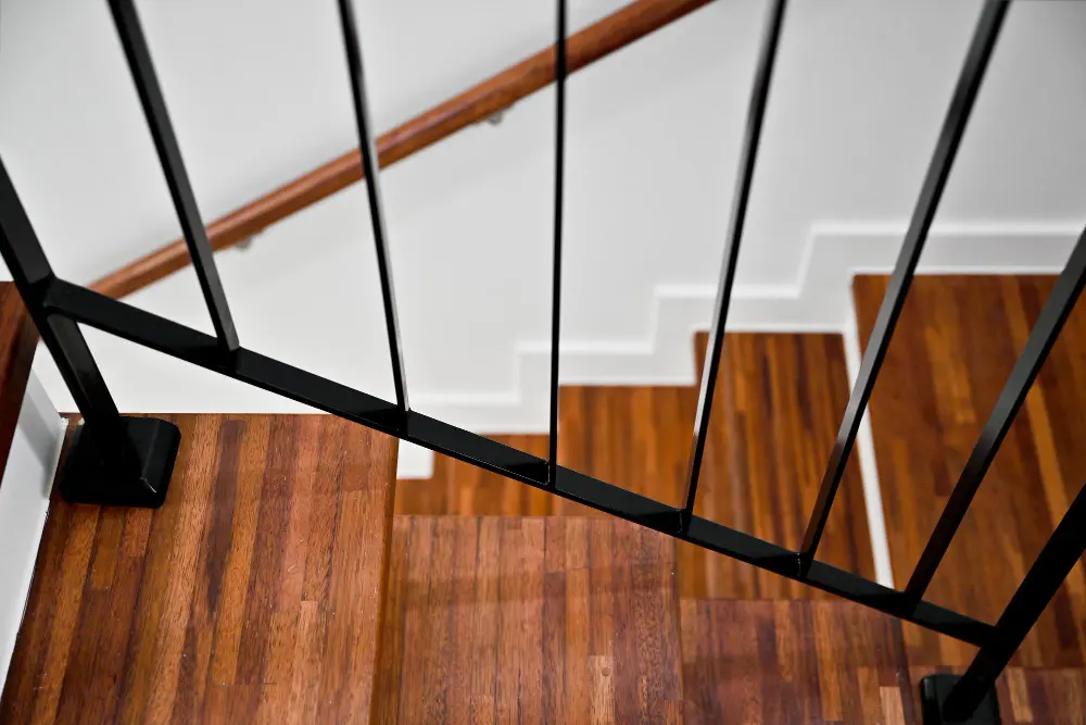 แบบบันไดบ้านโครงเหล็กผสมไม้