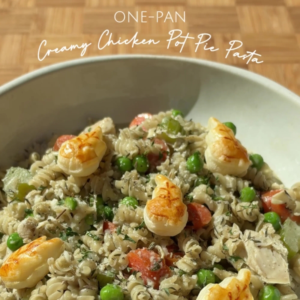 One-Pan Creamy Chicken Pot Pie Pasta