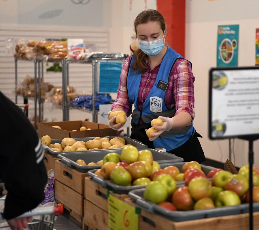 The Columbian: FISH sets record with aid: Vancouver food pantry serves 203 households on Wednesday as holidays take toll
