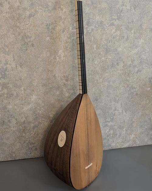 Short-Neck Mulberry Bağlama