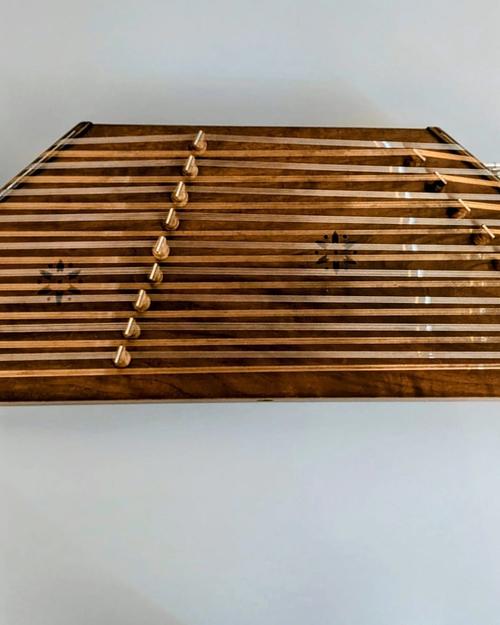 Walnut Santur, 9 Bridges