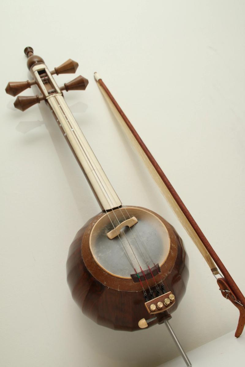 Brown Kamancheh, view 2