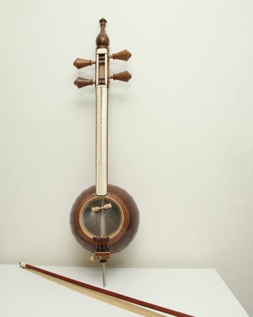 Brown Kamancheh