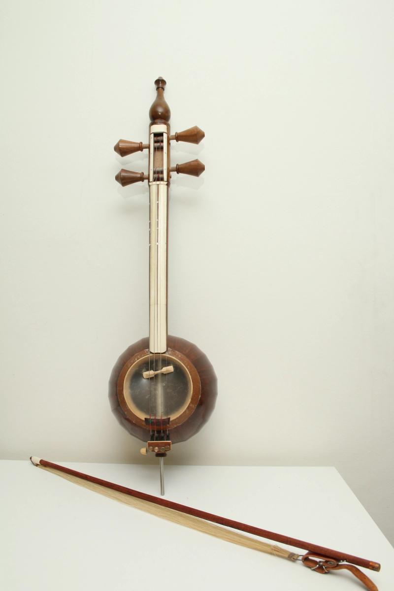 Brown Kamancheh