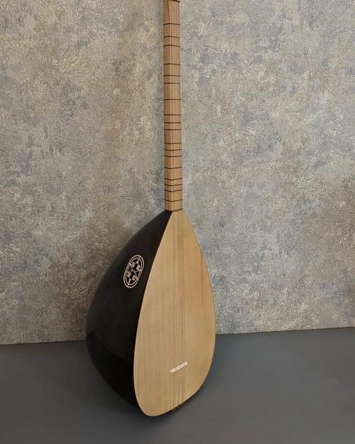 Short-Neck Walnut Bağlama