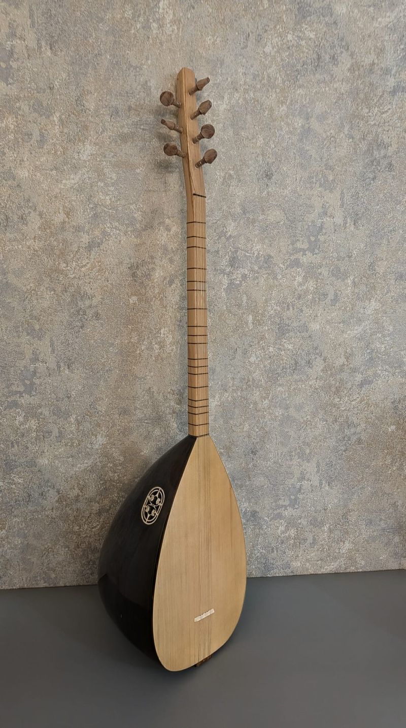 Short-Neck Walnut Bağlama