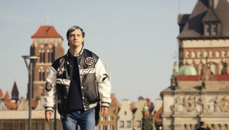 Kampania społeczna fundacji Ja też - zobacz spot