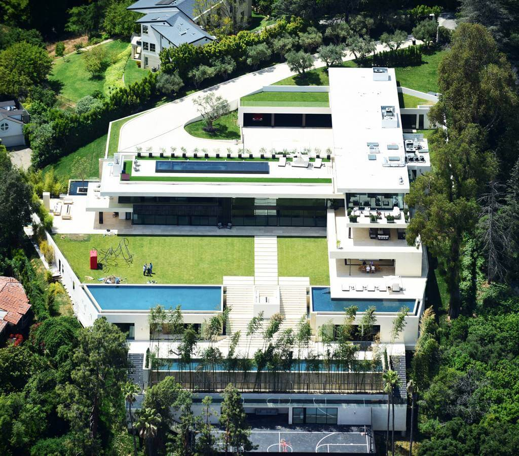 Beyoncé and Jay Z’s Bel Air property has eight bedrooms, 11 bathrooms and four pools. Photo: Splash News
