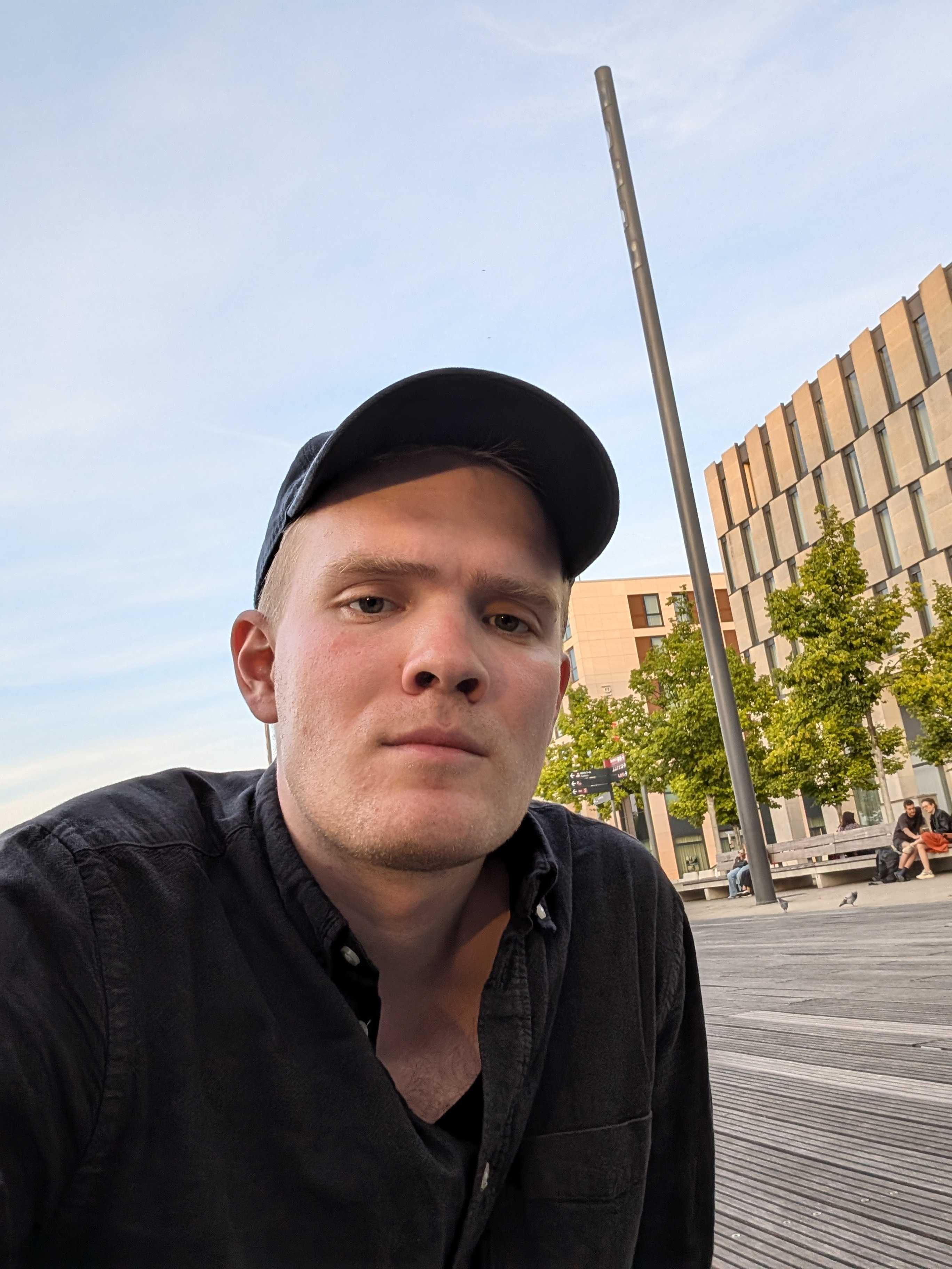 Денис Левен