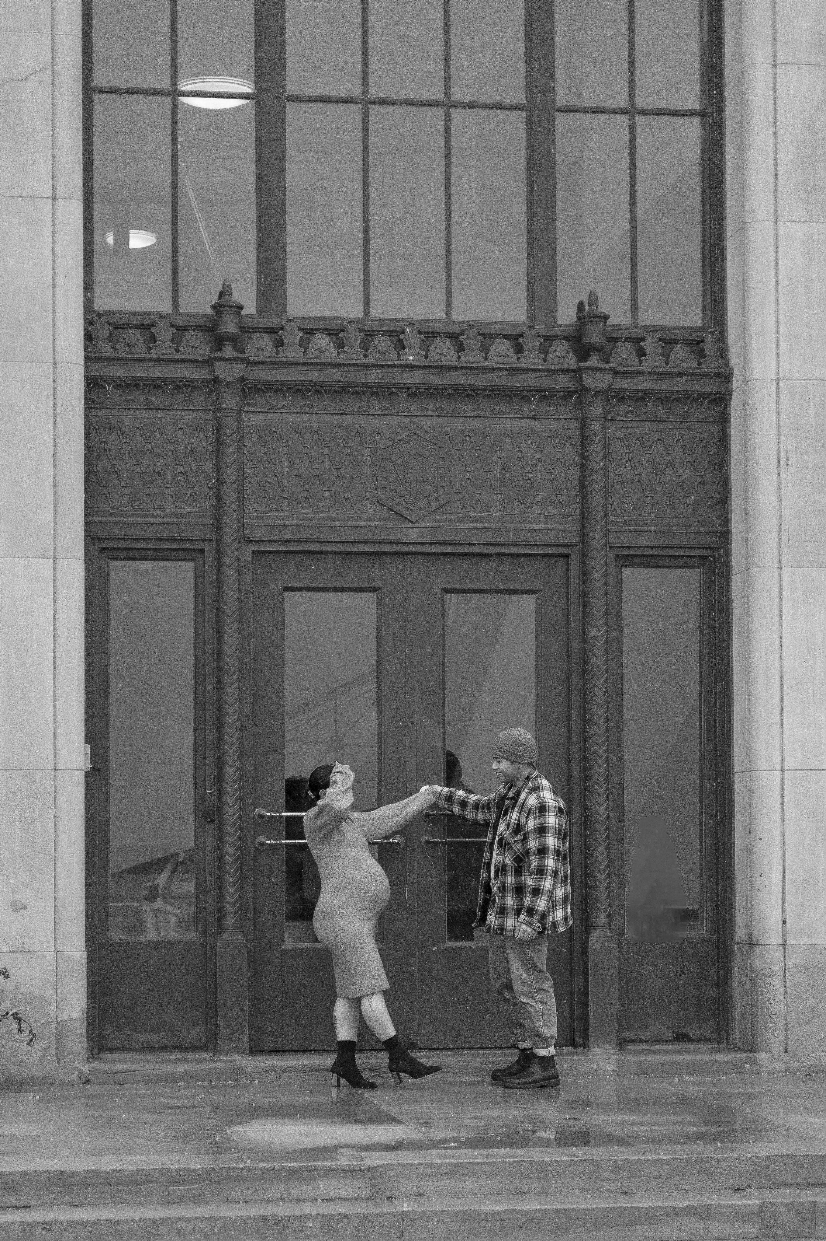 City Winter Maternity Photoshoot in Scarborough, ON - Newmarket Maternity Photography