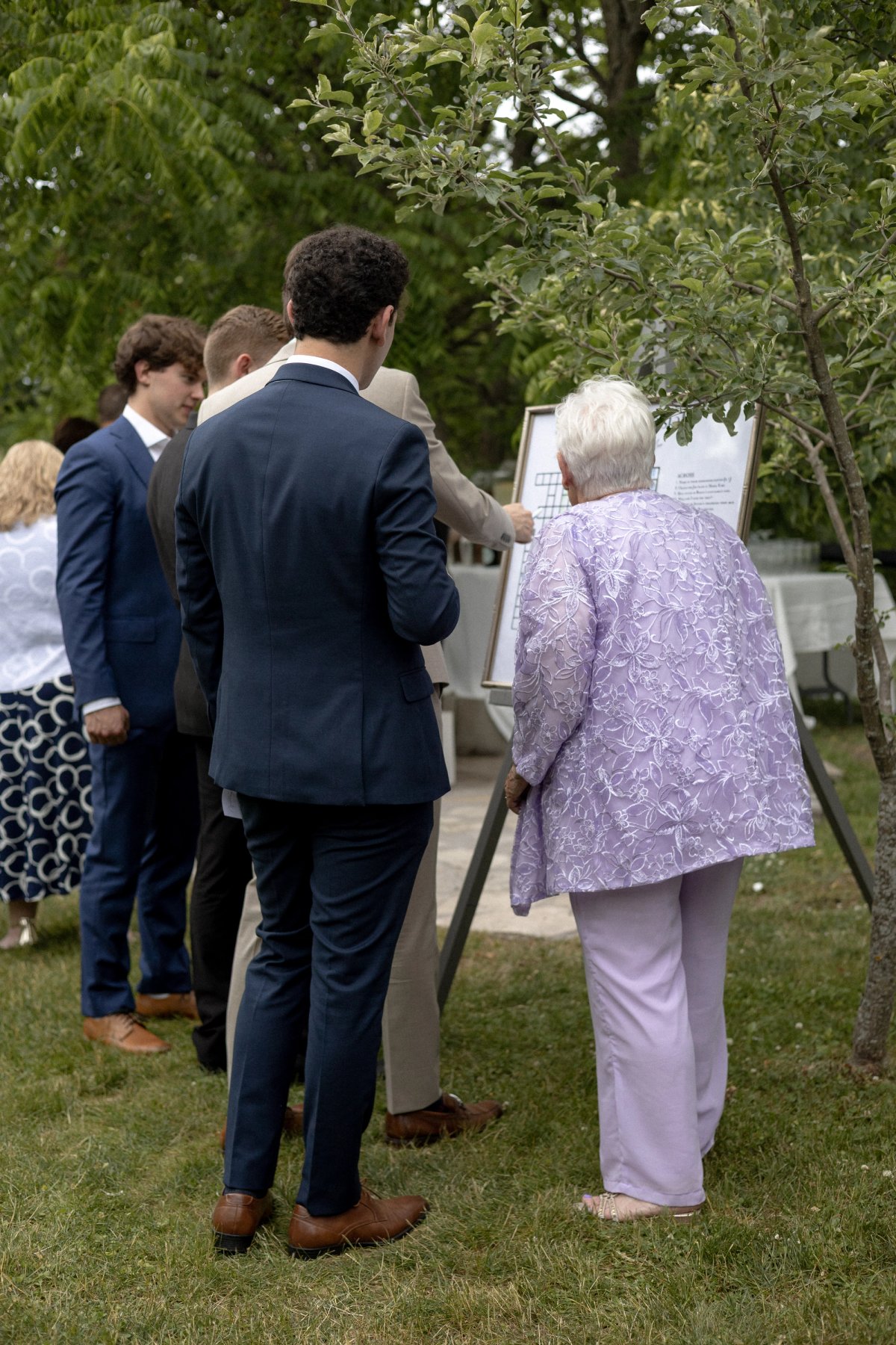 Guests enjoying Niagara-on-the-Lake wedding reception games