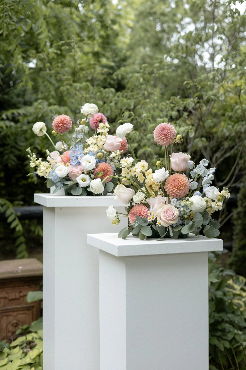 soft pastel wedding floral decoration at Kurtz Orchards Niagara-on-the-Lake